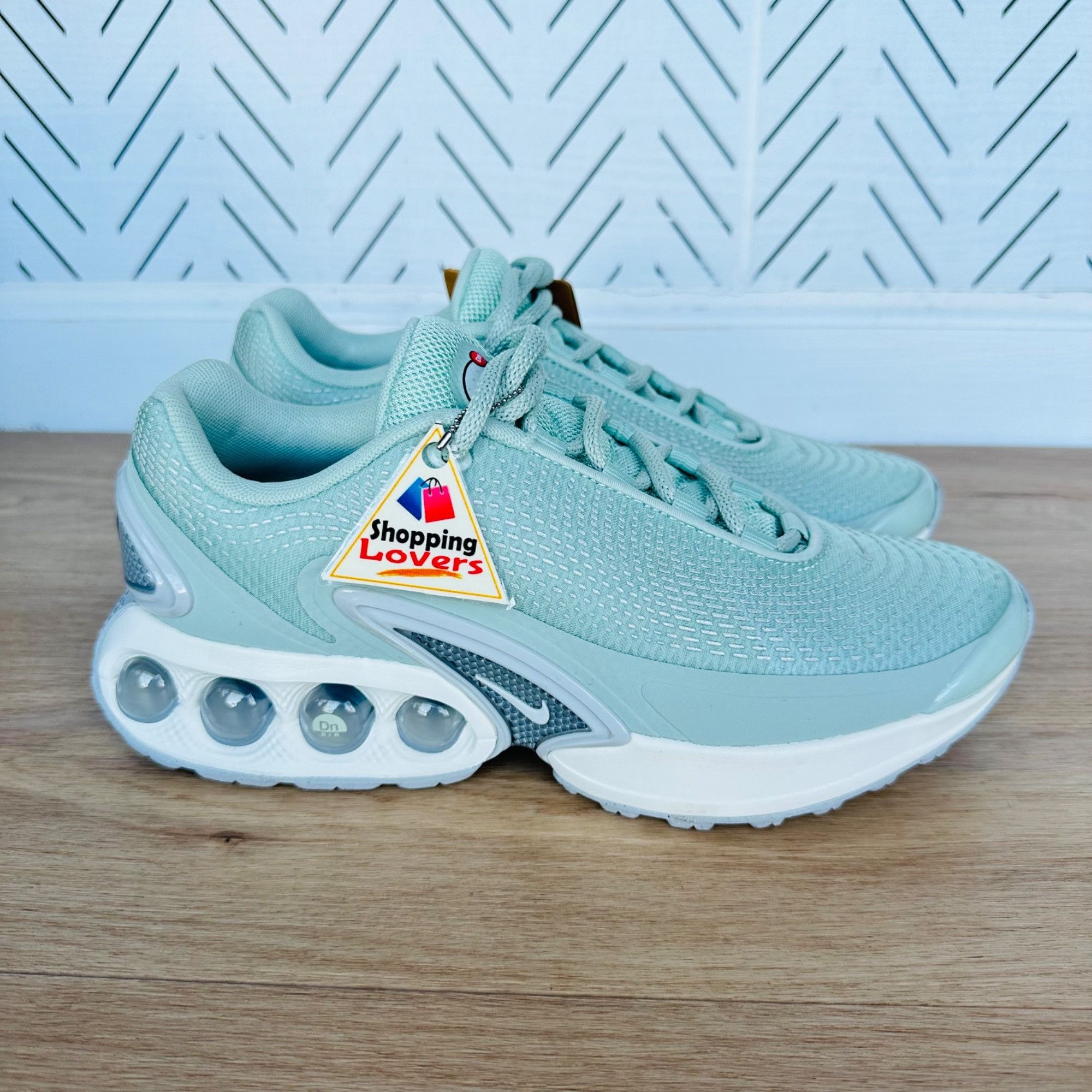Nike Air Max Dn Se Size 8.5 Men Shoes Sneakers Seafoam Mint in Green