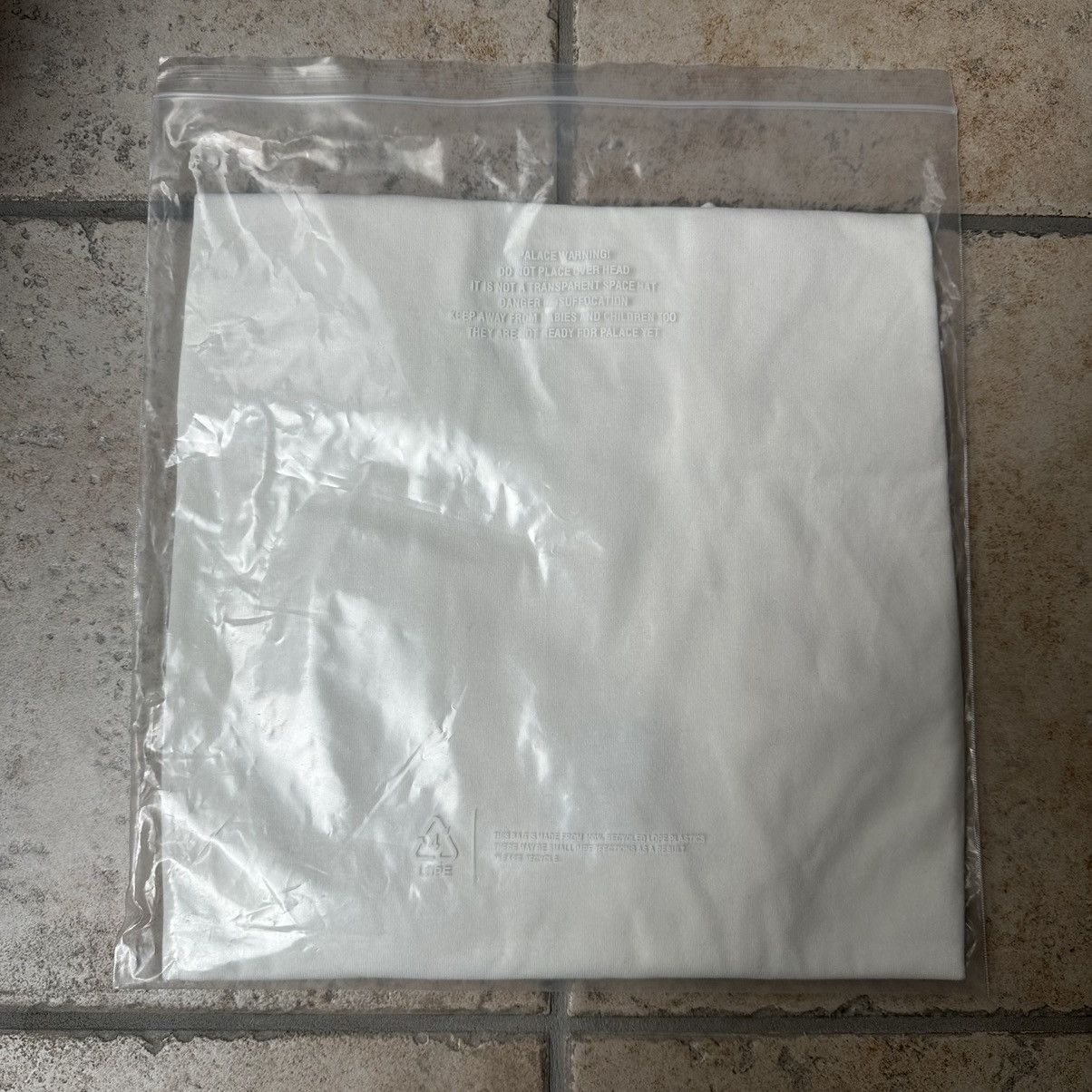 Palace × Porter Palace Porter Yoshida Logo T-Shirt White Size Medium Size US M / EU 48-50 / 2 - 3 Thumbnail