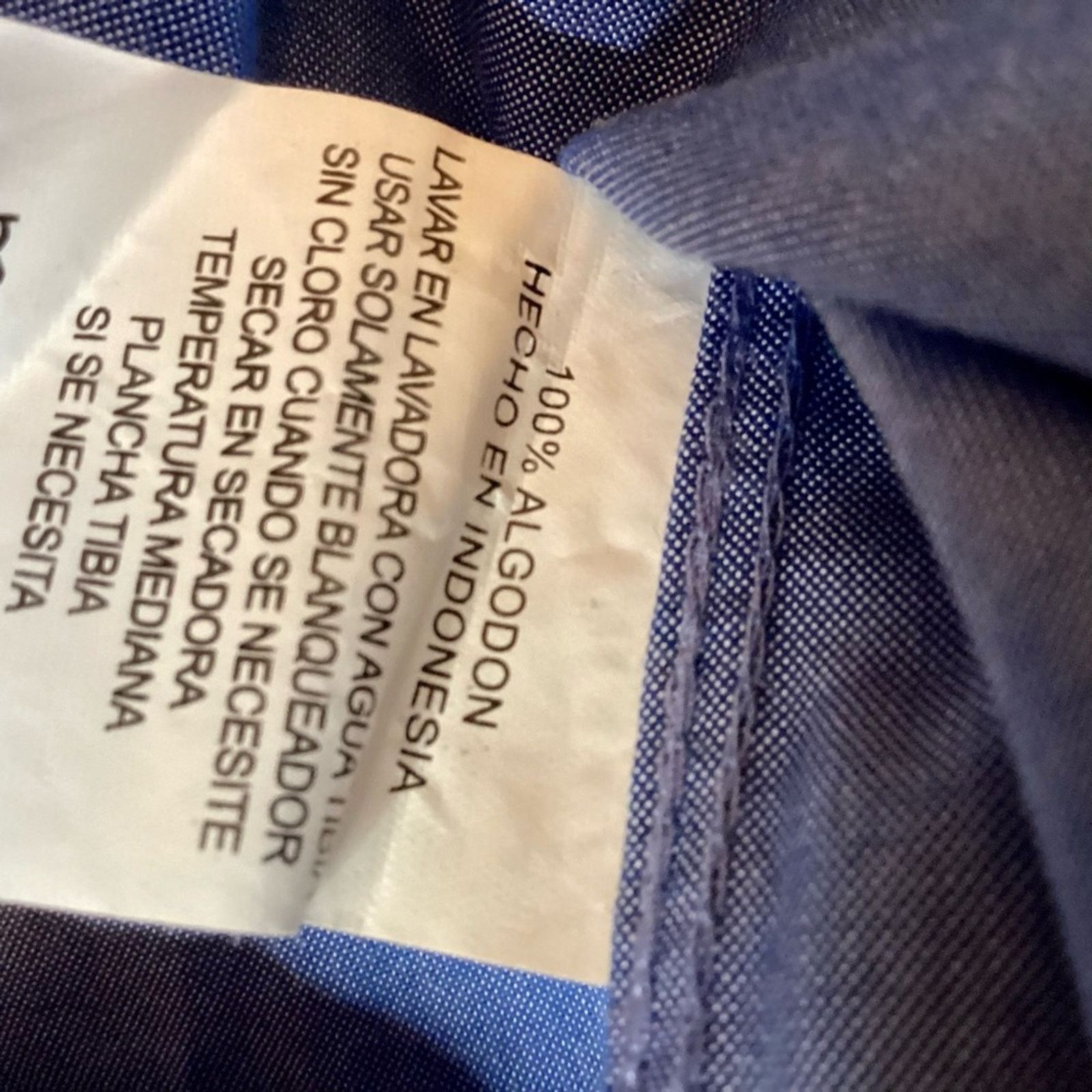 Kirkland Signature Kirkland Signature Button Down Size US L / EU 52-54 / 3 - 4 Thumbnail
