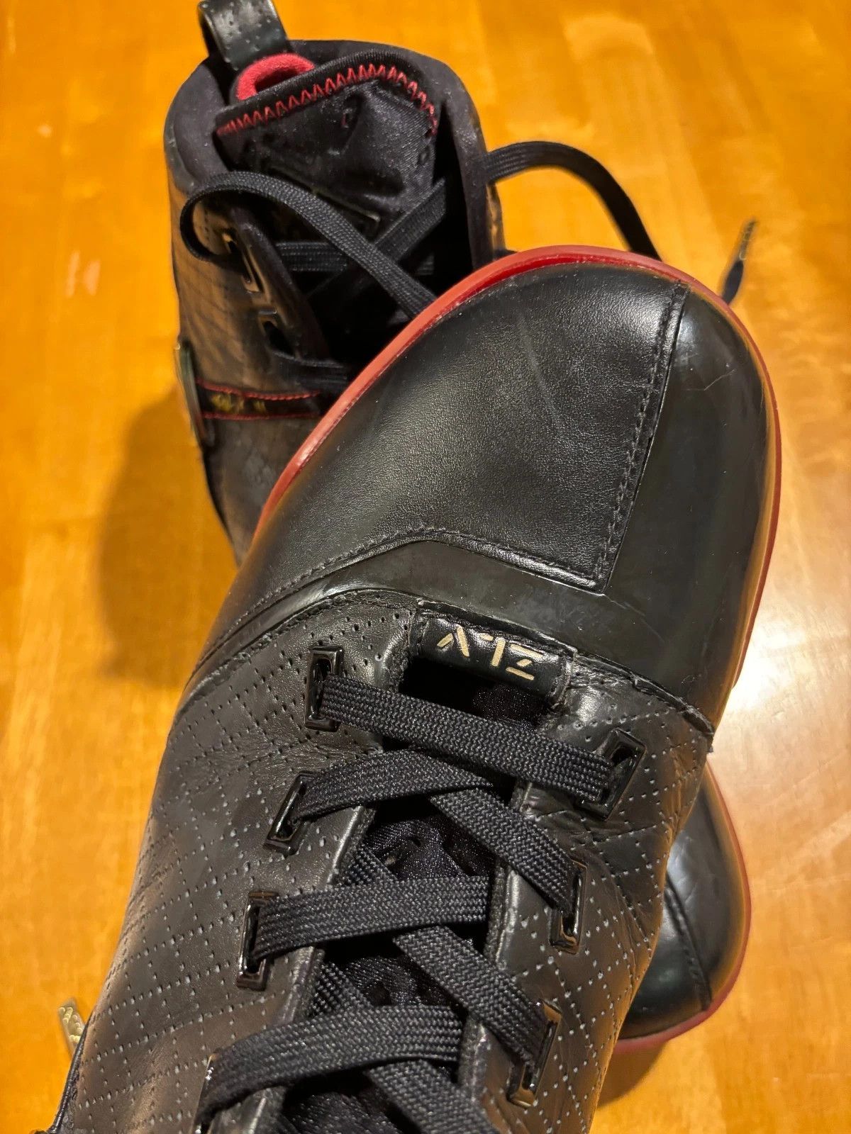 Nike 2007 LeBron 5 Black Crimson Metallic Gold Size US 12 / EU 45 - 15 Thumbnail