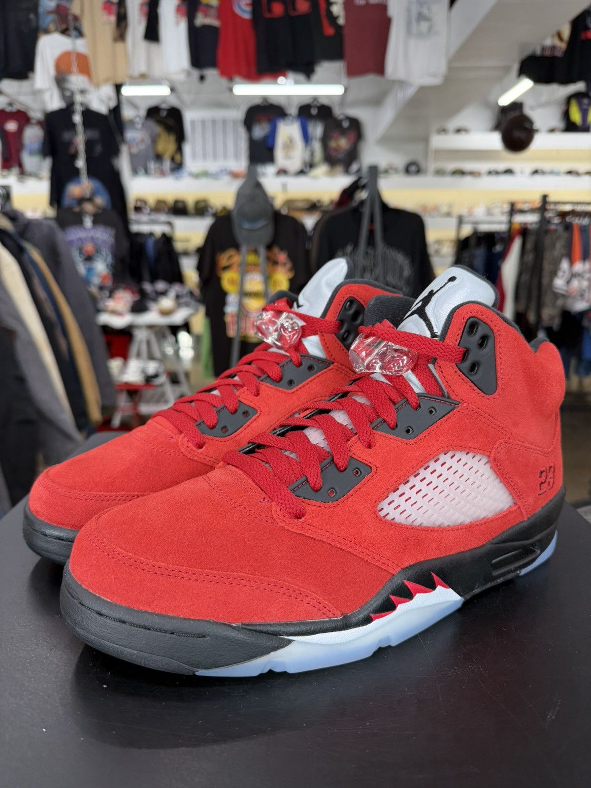 Jordan Brand Air Jordan 5 Raging Bull Red Size 10 Size US 10 / EU 43 - 1 Thumbnail