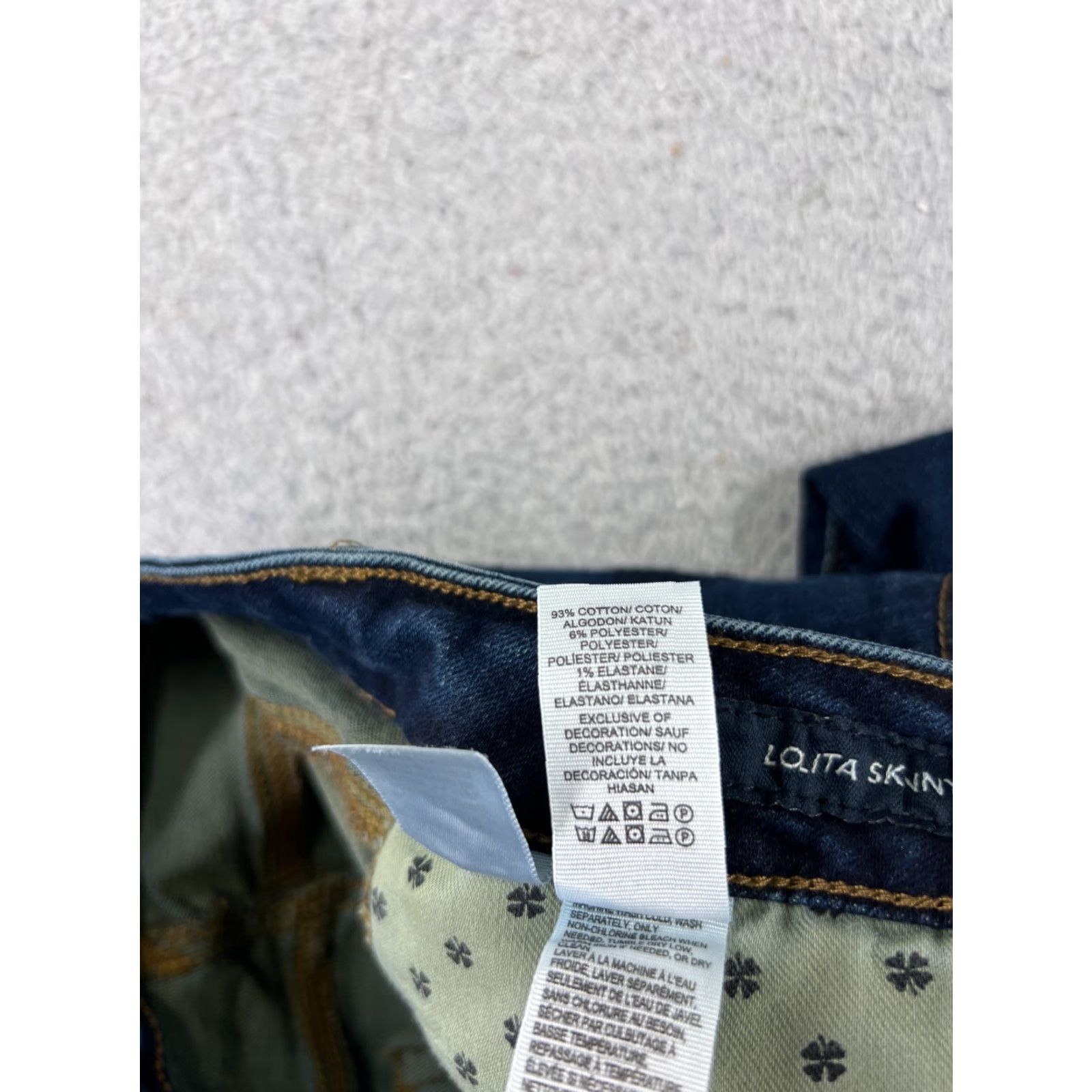 Lucky Brand VINTAGE Lucky Brand Jeans Women 2 Denim Blue Skinny 27 Inseam 26 Waist Dark Cotton Blend 5-Pocket USA Logo Embroidered Button Zip Casual Size 26" / US 2 / IT 38 - 7 Thumbnail