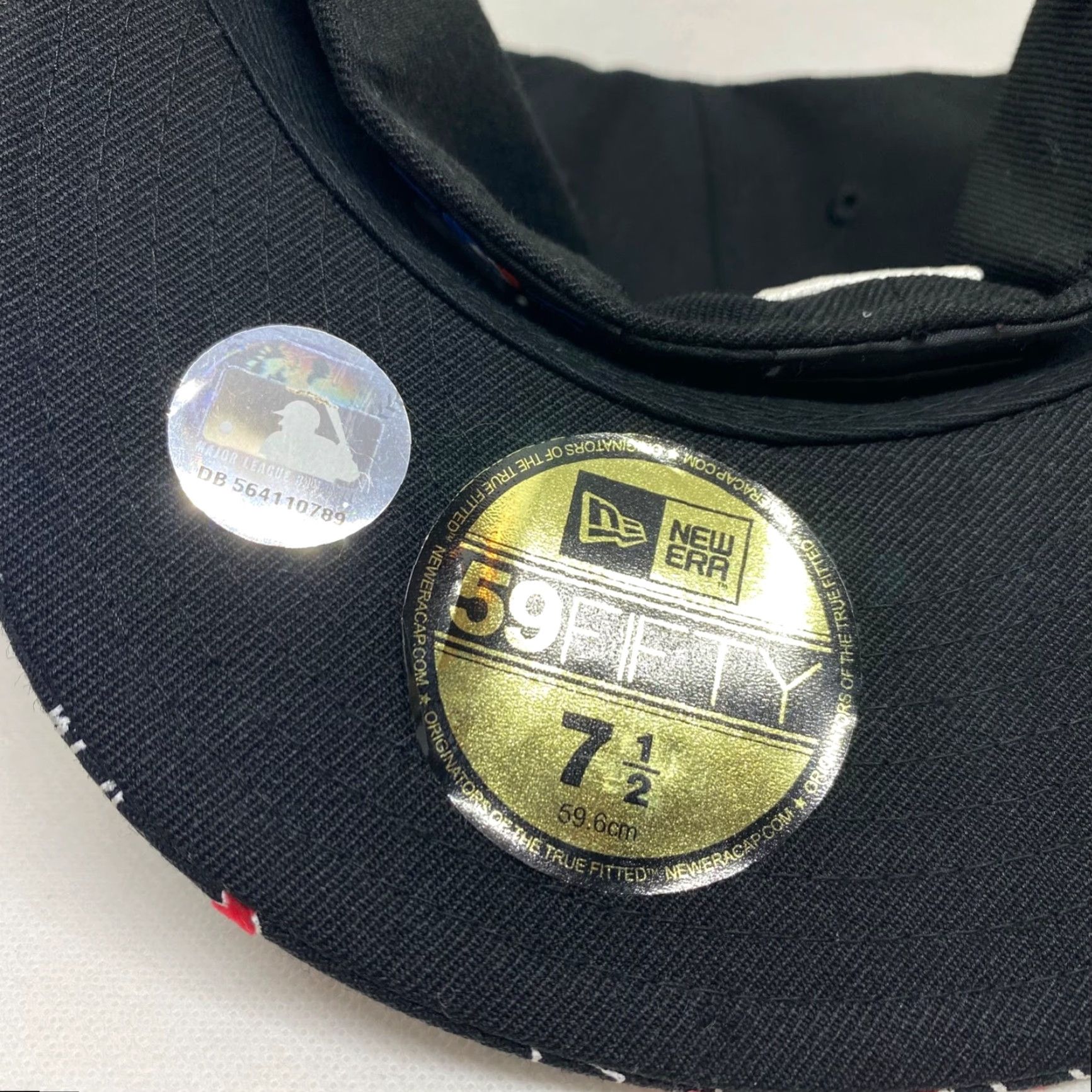 New Era New Era New York Yankees Hat Fitted 7 1/2 59Fifty Black Red Paint 100% Wool Size ONE SIZE - 6 Thumbnail