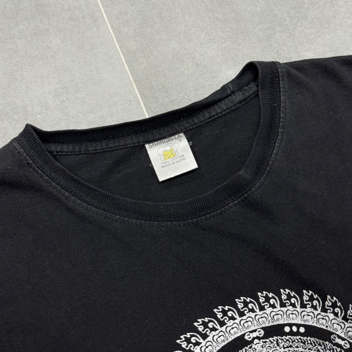Vintage Vintage Nepal T-Shirt Size M Size US M / EU 48-50 / 2 - 8 Thumbnail