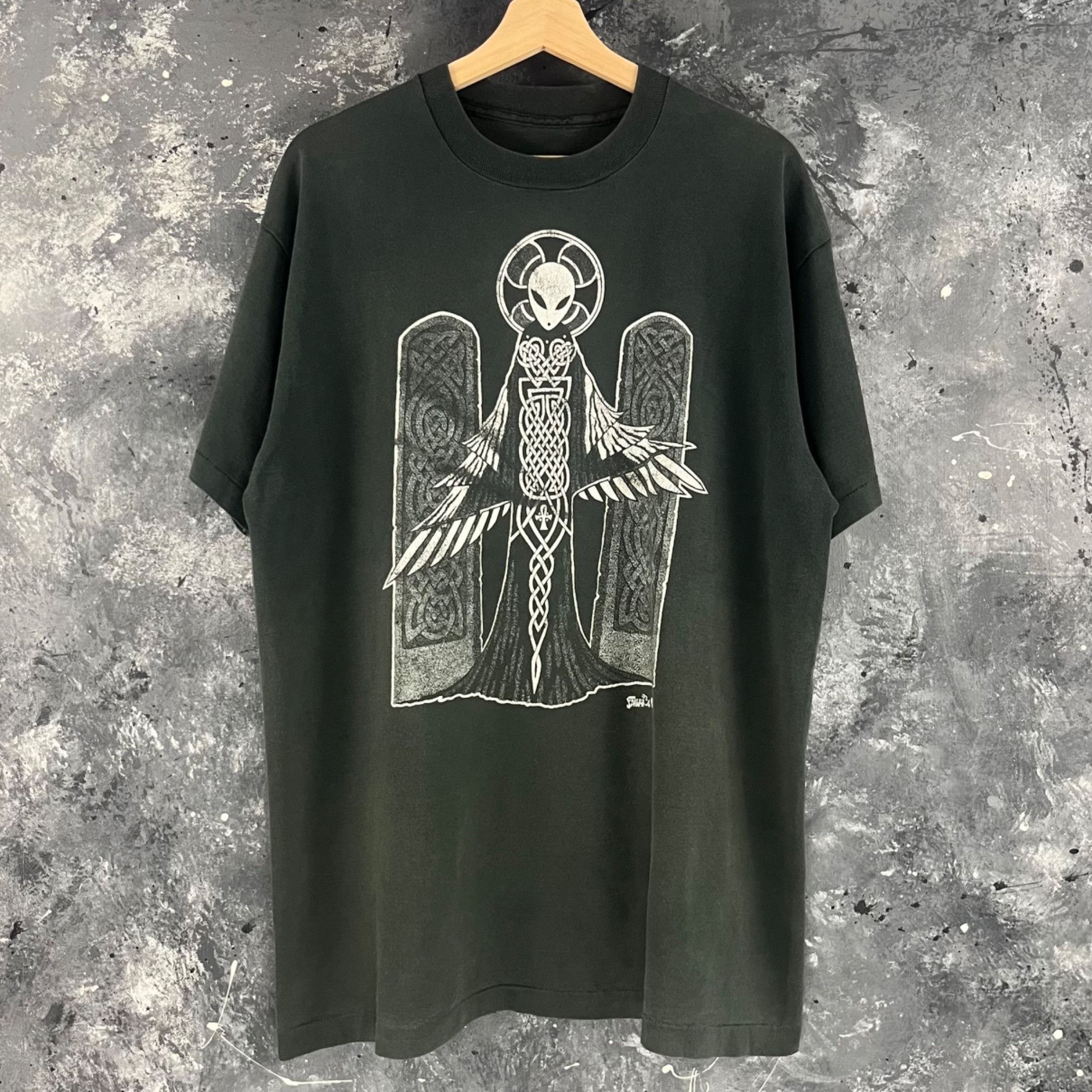 Vintage 1995 Angel Alien shirt