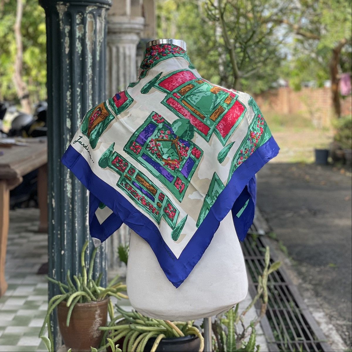 Designer × Vintage Christian Fischbacher Jardins Silk Scarf Size ONE SIZE - 1 Thumbnail