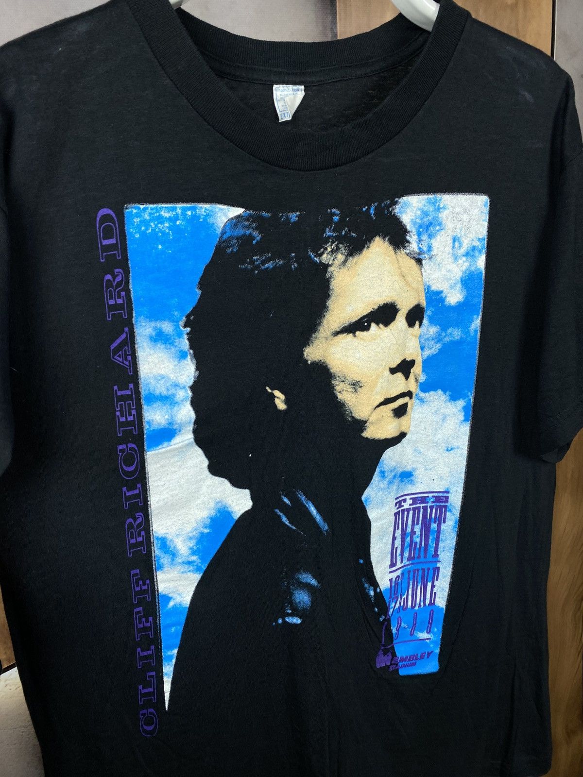Band Tees 🎸Vintage 1989 T-Shirt Cliff Richard The Shadows Rock Band🎸 Size US L / EU 52-54 / 3 - 3 Thumbnail
