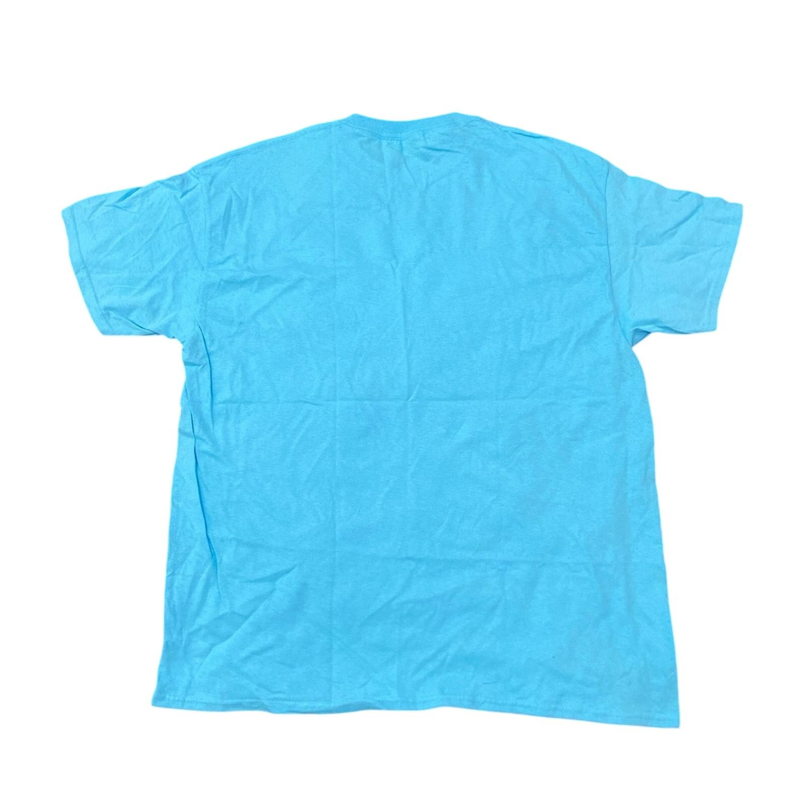 Gildan Gets Me Up in The Morning Graphic T-Shirt in Blue, Size XL Size US XL / EU 56 / 4 - 4 Thumbnail