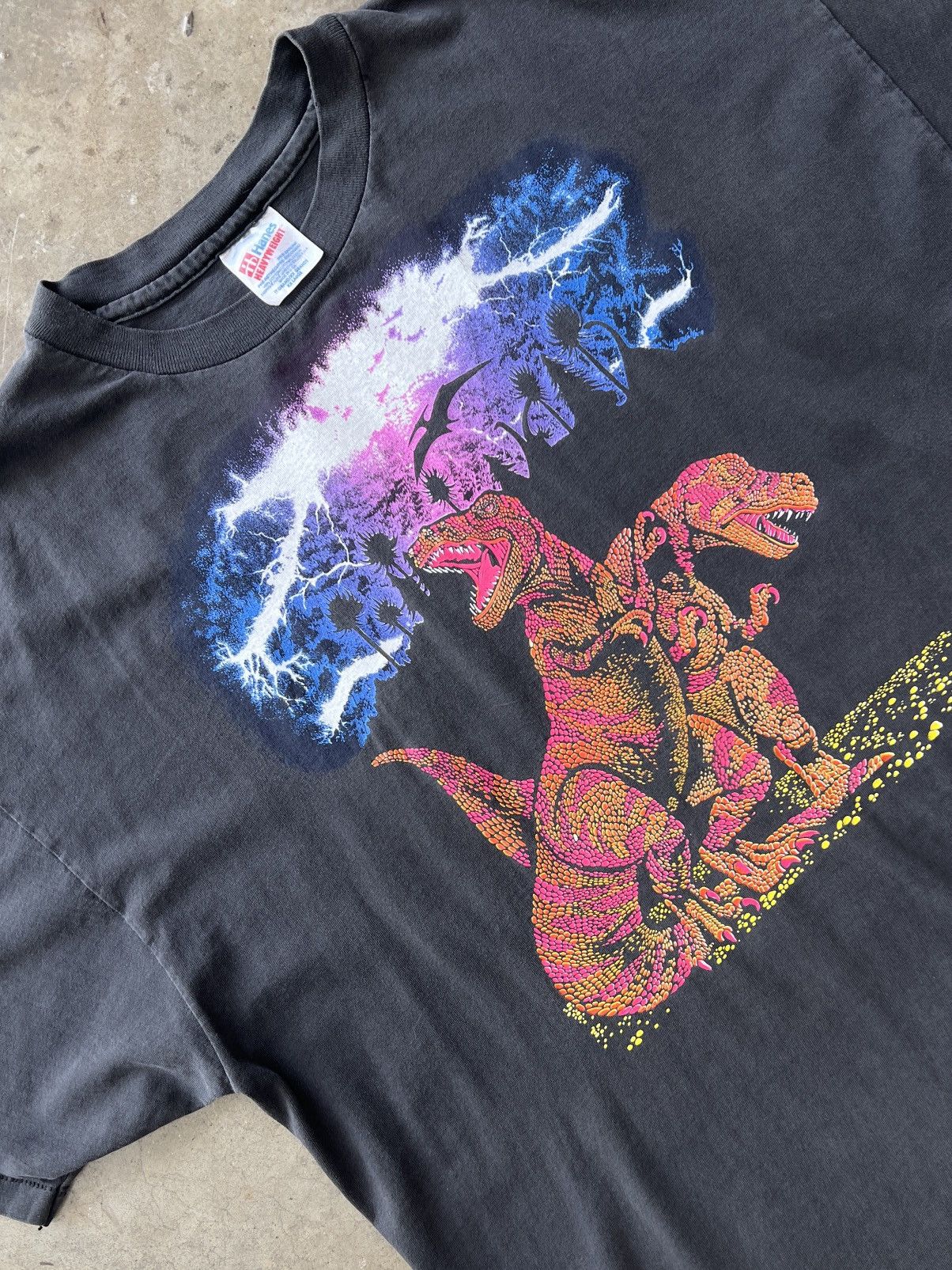 Vintage Vintage 1993 Jurassic T-Rex Dinosaur Single Stitch Tee 2XL Size US XXL / EU 58 / 5 - 1 Thumbnail