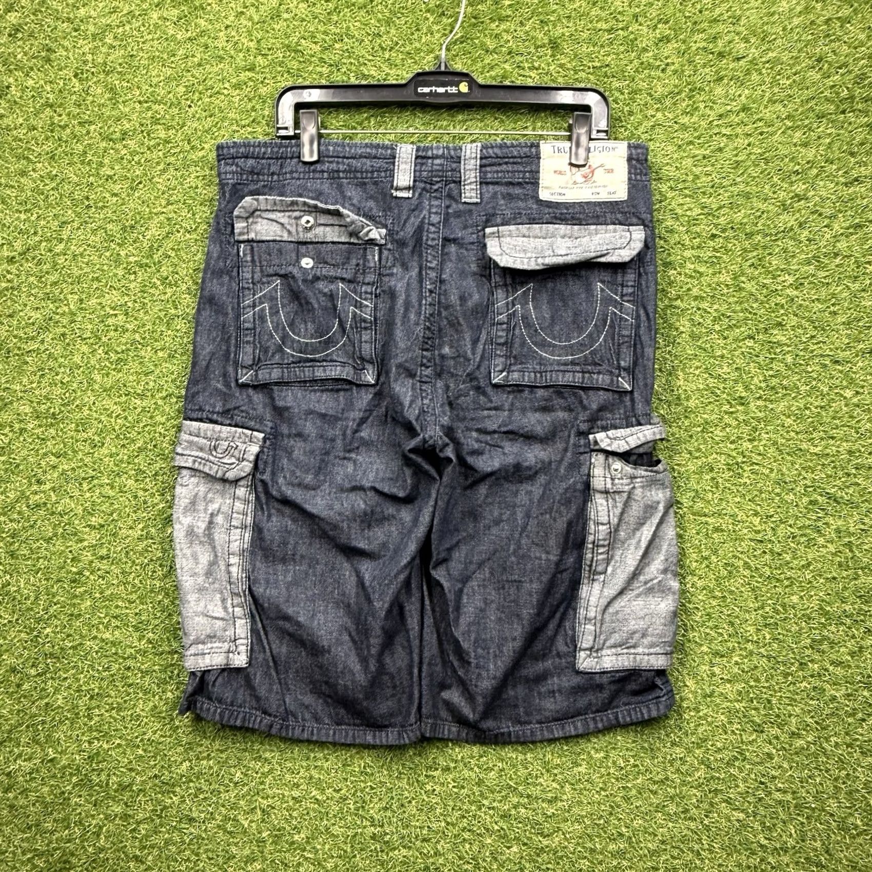 True Religion True Religion Cargo Shorts Mens 33 Dark Blue 100% Cotton Relaxed Cargo Pocket Pockets Casual Workwear Summer 2000s Mens Size US 33 - 2 Thumbnail