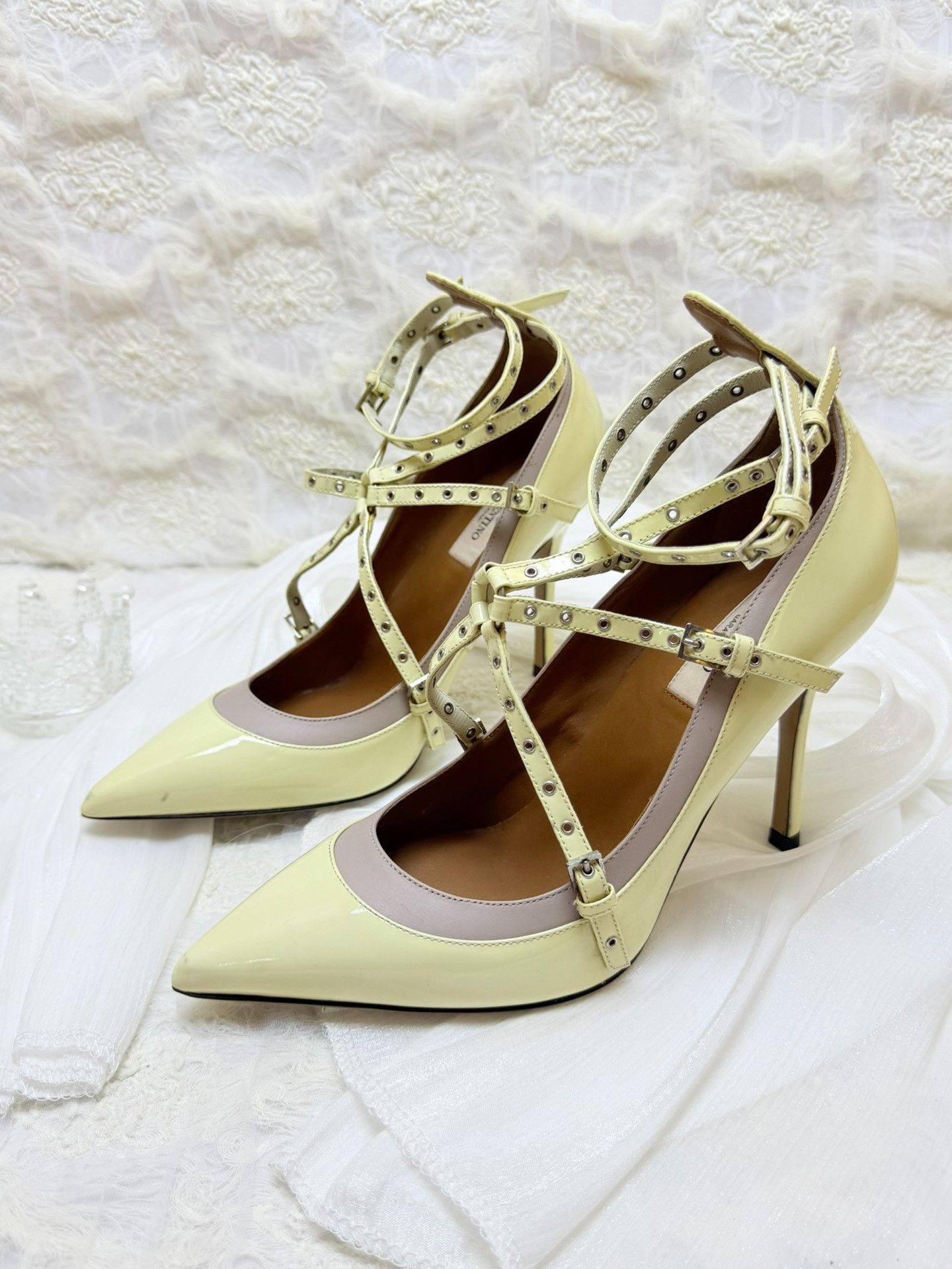 Valentino Valentino Patent Yellow Lowtop Sneakers us_8-5 Women Size US 8.5 / IT 38.5 - 1 Thumbnail