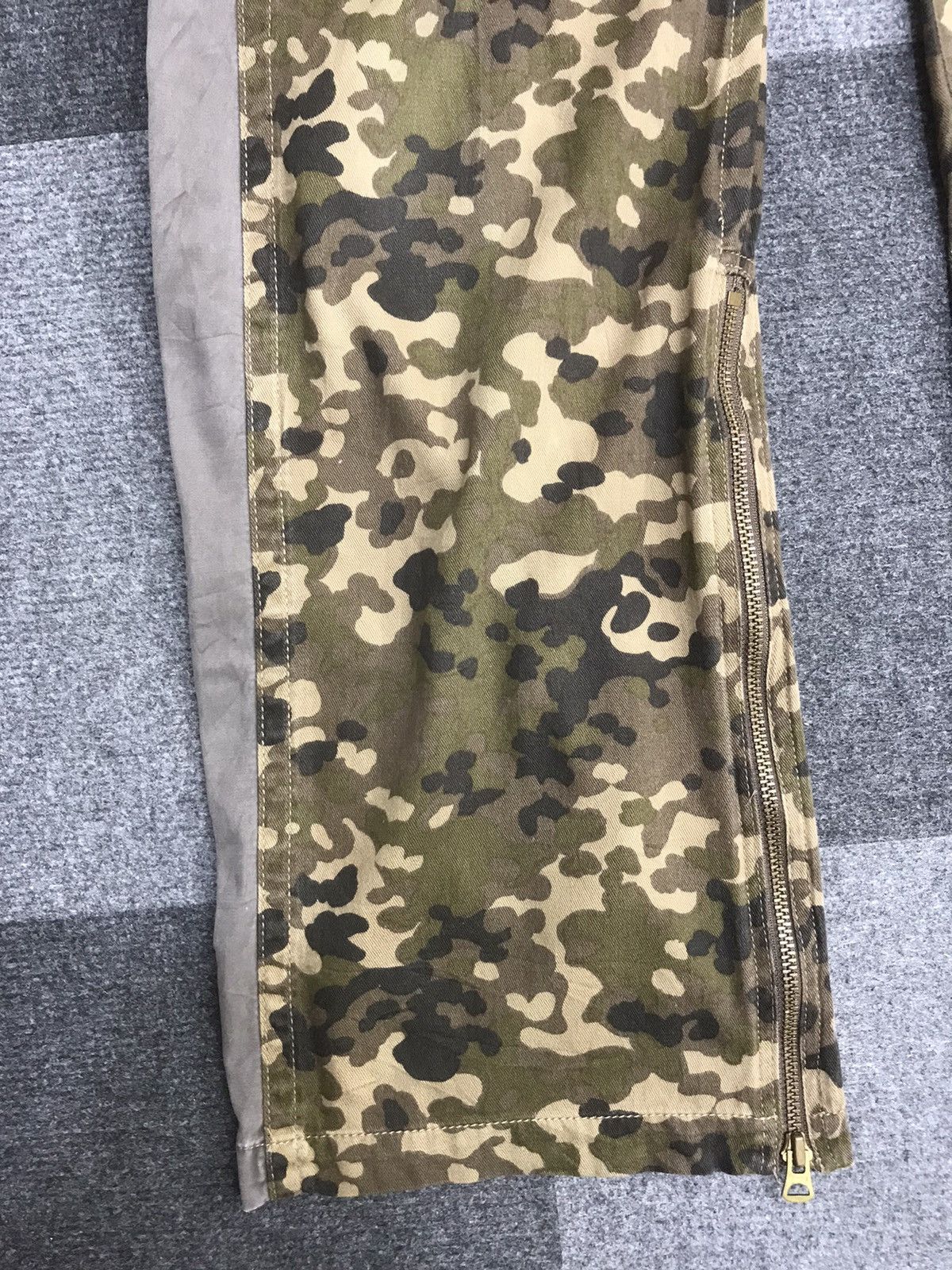 Japanese Brand FIRST BLOW Japan Hybrid Two Tones Cargo Pant Size US 32 / EU 48 - 8 Thumbnail