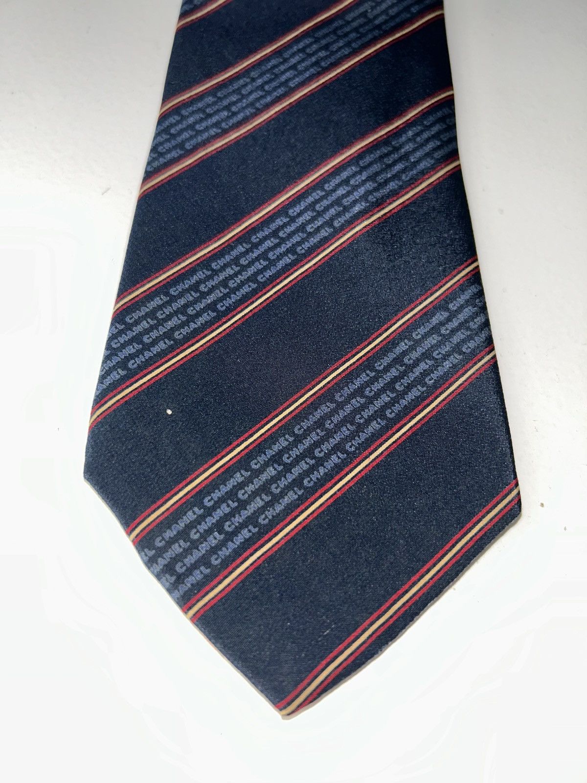 Chanel Chanel Navy Blue & Red Striped Men's Silk Neck Tie Size ONE SIZE - 3 Thumbnail