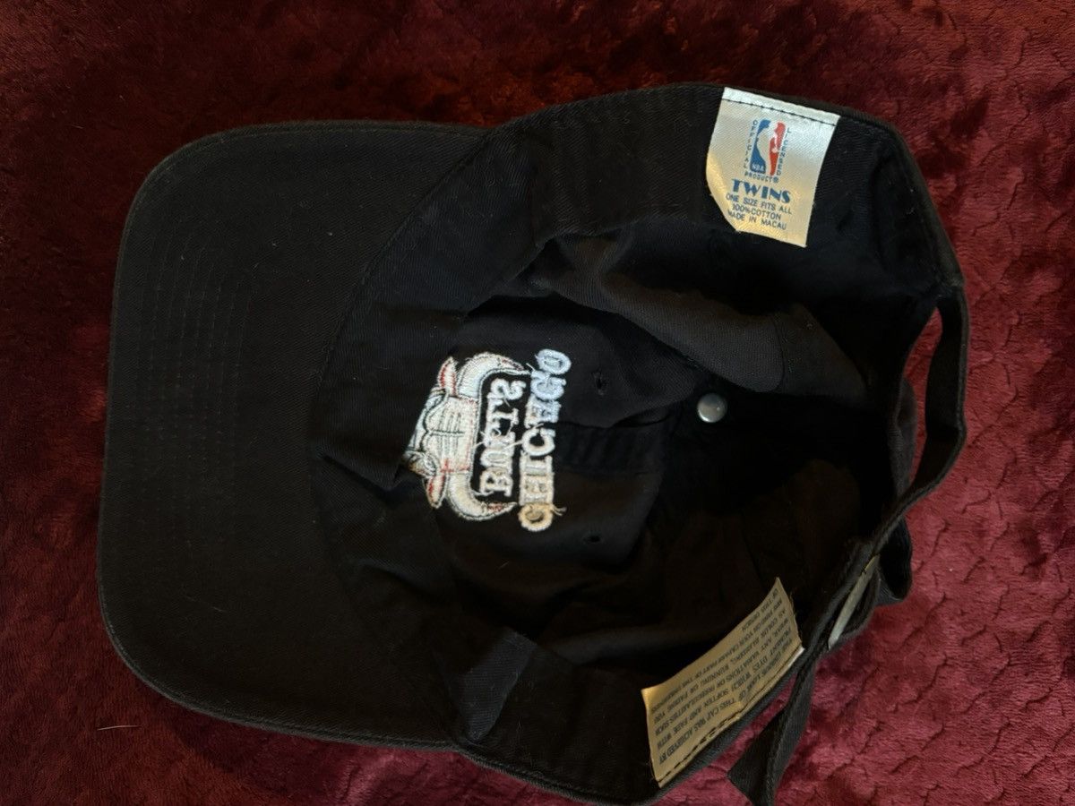 NBA × Twins Vintage 90’s NBA Chicago Bulls Embroidered Cap Size ONE SIZE - 5 Thumbnail