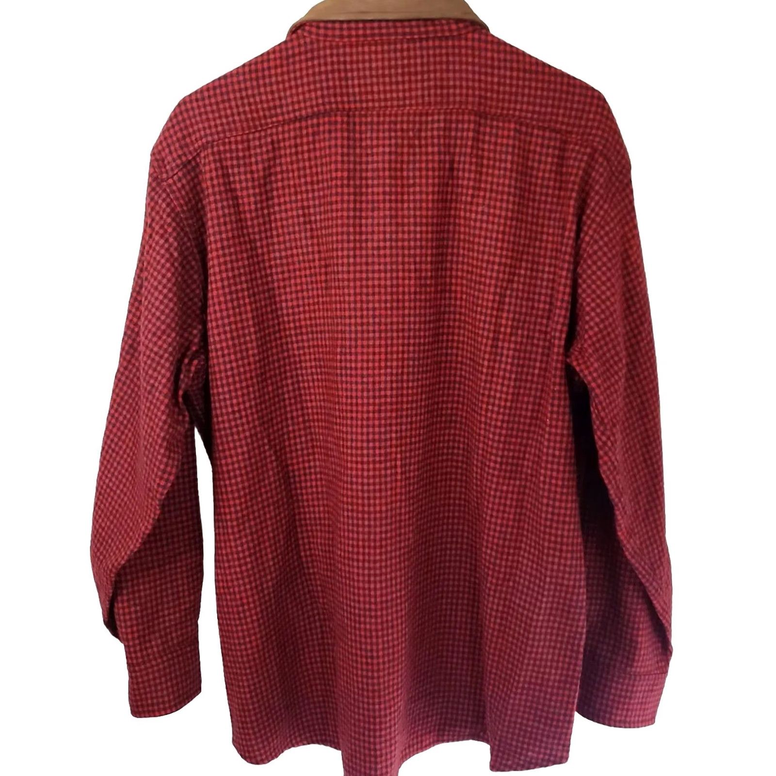 Vintage Woolrich for Lands End Shirt Red Wool Check Leather Collar M Long Sleeve Button-Front Made in USA 1980s Vintage Mens Womens? Size US M / EU 48-50 / 2 - 6 Thumbnail