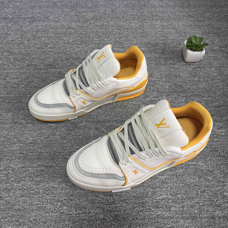 Louis Vuitton Louis Vuitton Classic Trainer Low Top Sneakers 0079 Size US 9.5 / EU 42-43 - 1 Thumbnail