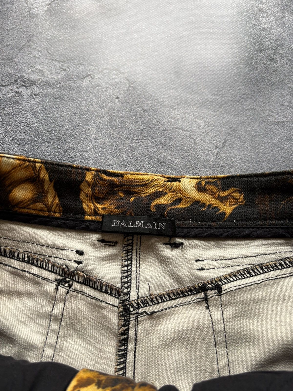 Balmain Vintage Balmain Luxury Black Gold Baroque Print Pants RARE Size 26" / US 2 / IT 38 - 12 Thumbnail