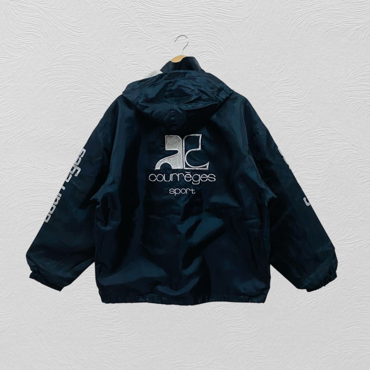 Courreges Vintage courreges sport hoddie lighjacket big logo Size US XL / EU 56 / 4 - 1 Thumbnail