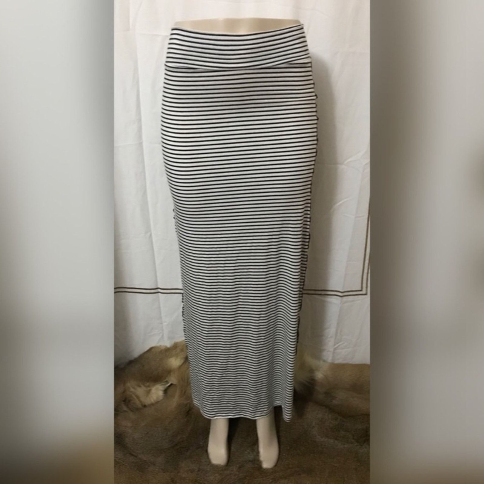 Other Finn & Clover Black and White Striped Long Skirt Size 27" / US 4 / IT 40 - 1 Thumbnail