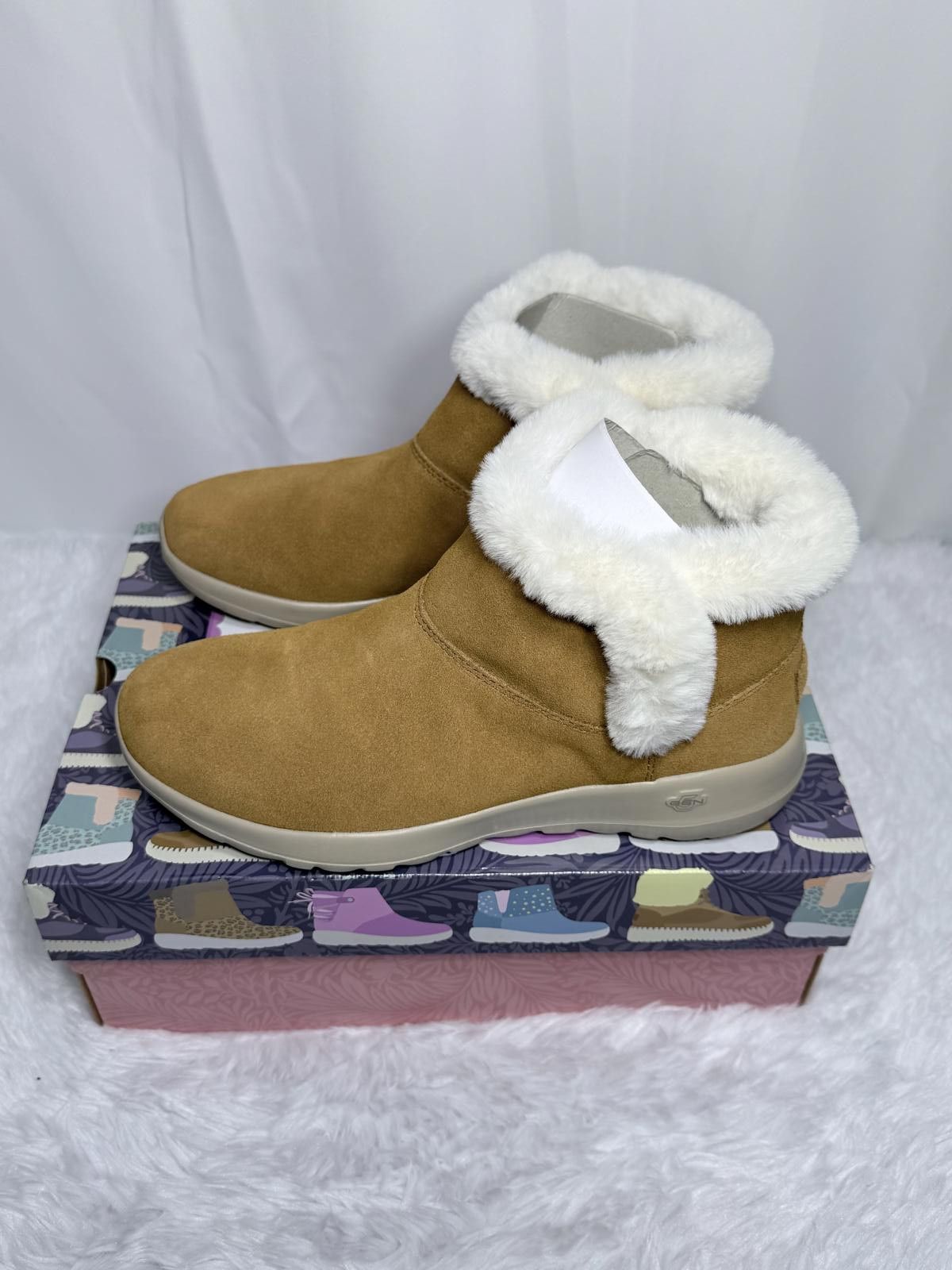 SKECHERS Skechers GOwalk On-The-Go Joy Bundle Up Boots Women's Size 9 Size US 9 / IT 39 - 1 Thumbnail
