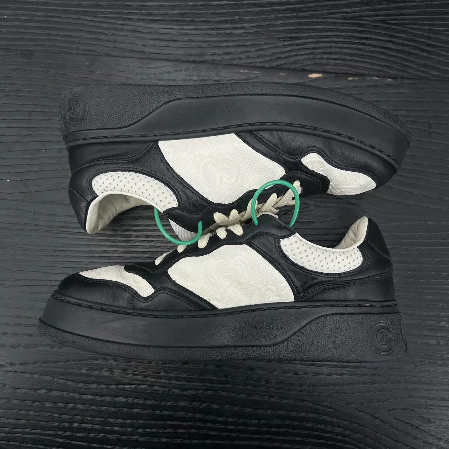 Gucci Gucci Biscuit Sneakers Black & White UK7.5/EU41.5 Size US 8.5 / EU 41-42 - 2 Thumbnail