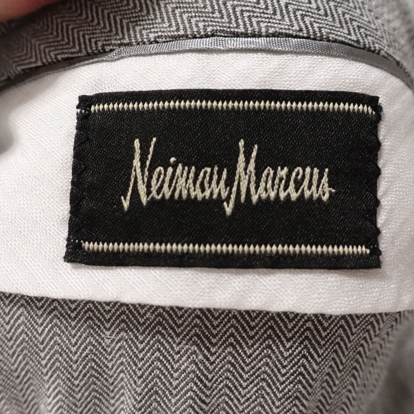 Neiman Marcus VINTAGE NEIMAN MARCUS BEIGE KHAKI PLEATED 100% POLYESTER SHORTS MENS SZ 35 Size US 35 - 5 Thumbnail