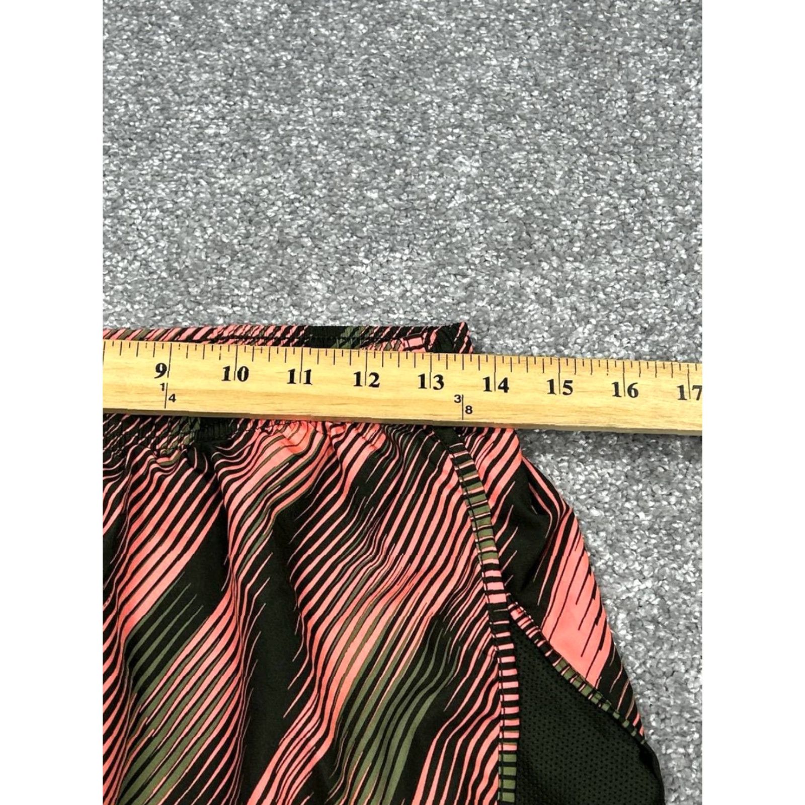 Nike Nike Shorts Womens Small Drifit Pink Green Lightweight Running 3.5" Size 28" / US 6 / IT 42 - 7 Thumbnail