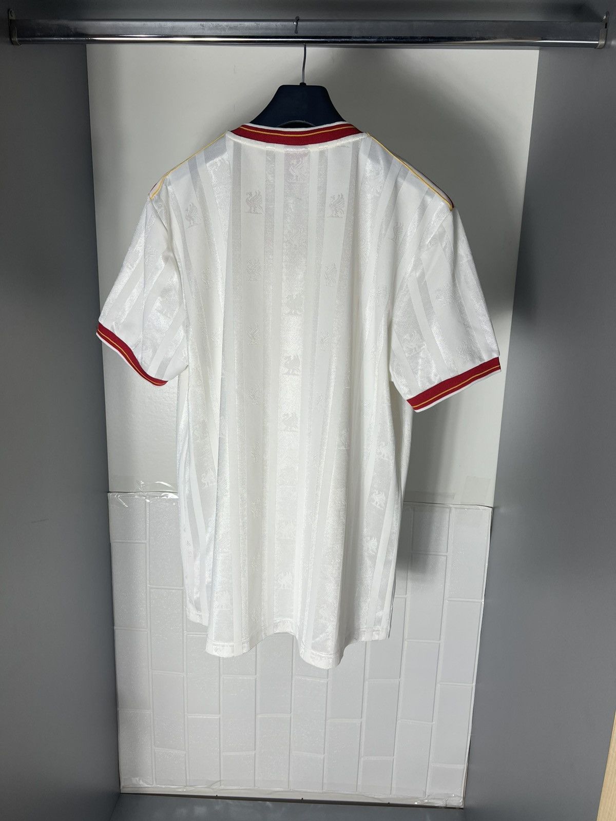 Vintage VERY RARE FC LIVERPOOL ENGLAND RETRO SOCCER JERSEY BLOKECORE Size US XL / EU 56 / 4 - 6 Thumbnail