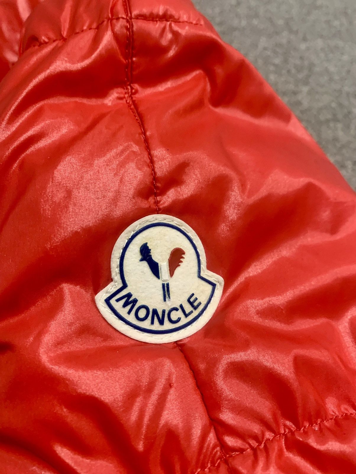 Moncler Vintage Red Moncler Puffer Logo Patch Jacket Size US L / EU 52-54 / 3 - 7 Thumbnail