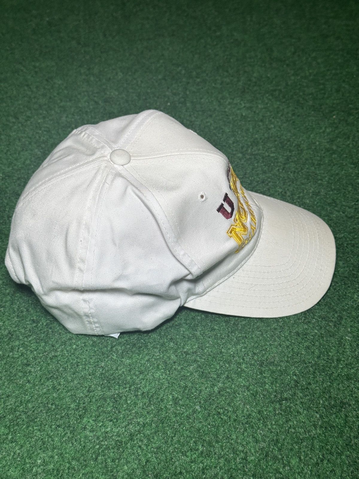 Vintage Vintage Umass NCAA Champship Basketball 90s Dad Cap Hat Size ONE SIZE - 2 Thumbnail