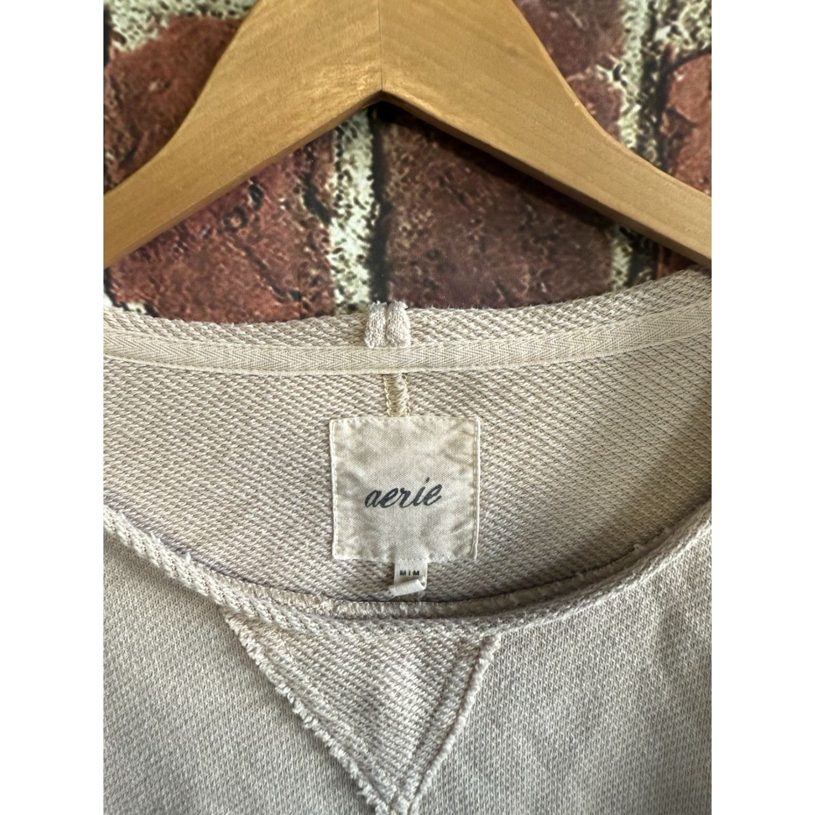 Vintage Aerie Womens Sweatshirt Beige Long Sleeve Oversized Size M Pullover Shirt Size M / US 6-8 / IT 42-44 - 3 Thumbnail