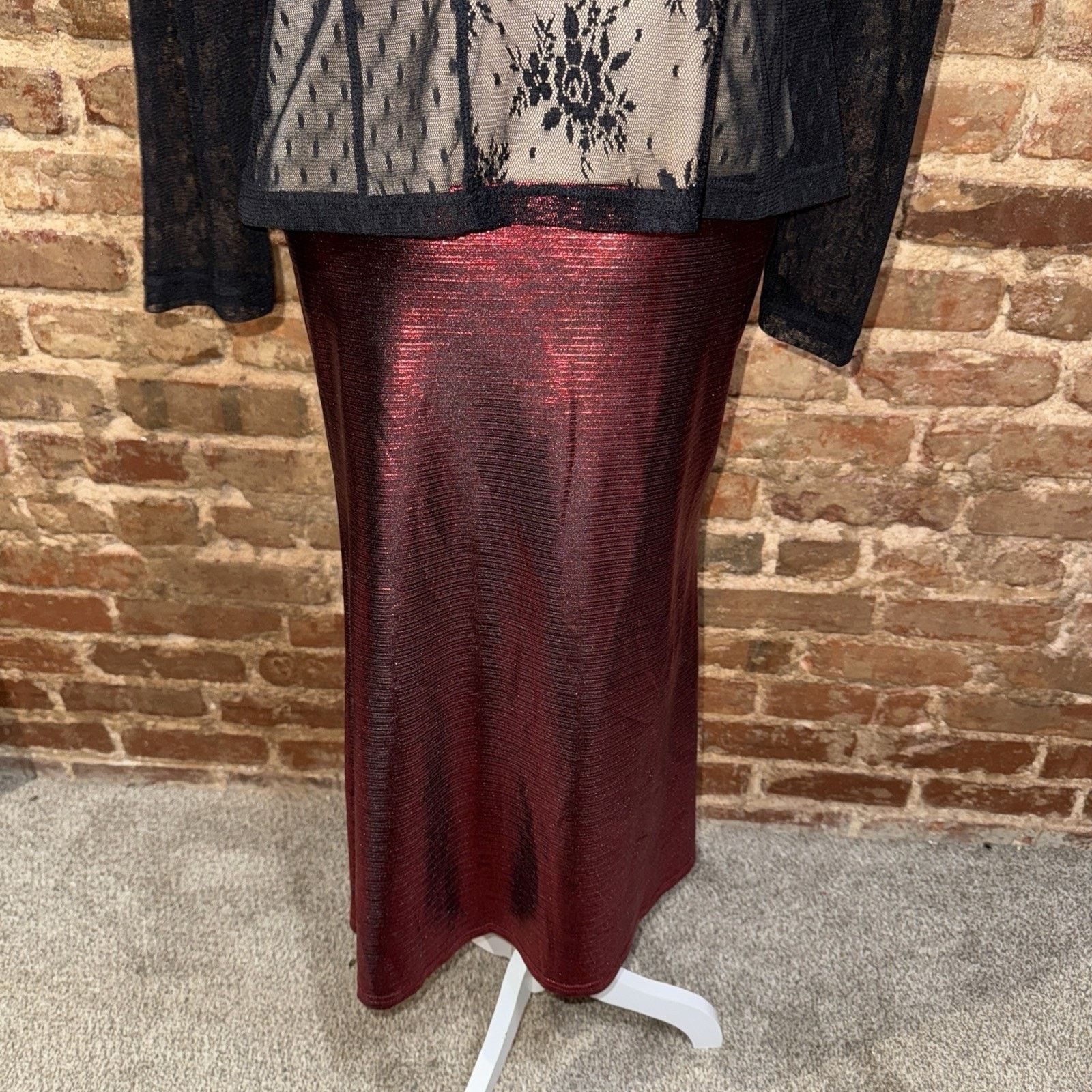 Shein SHEIN Red Black Shimmery Long Skirt Holiday Party Sz S goth Size 28" / US 6 / IT 42 - 11 Thumbnail