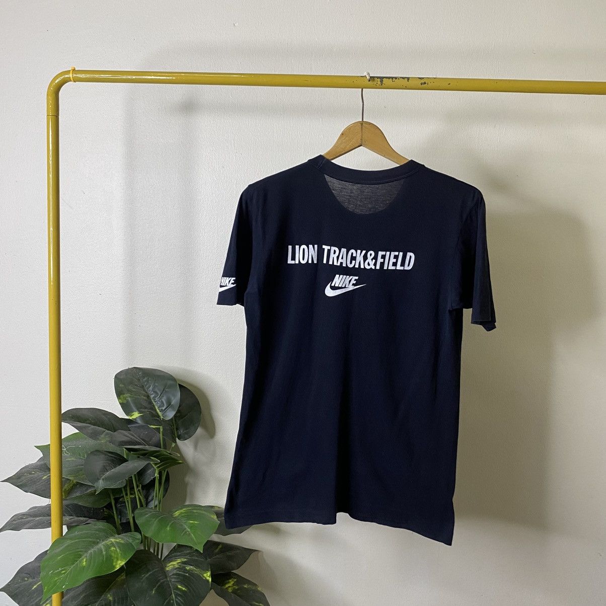 Nike 1980s Nike EIGHT NATION ATHLETIC GAMES LION TRACK & FIELD T Size US S / EU 44-46 / 1 - 1 Thumbnail