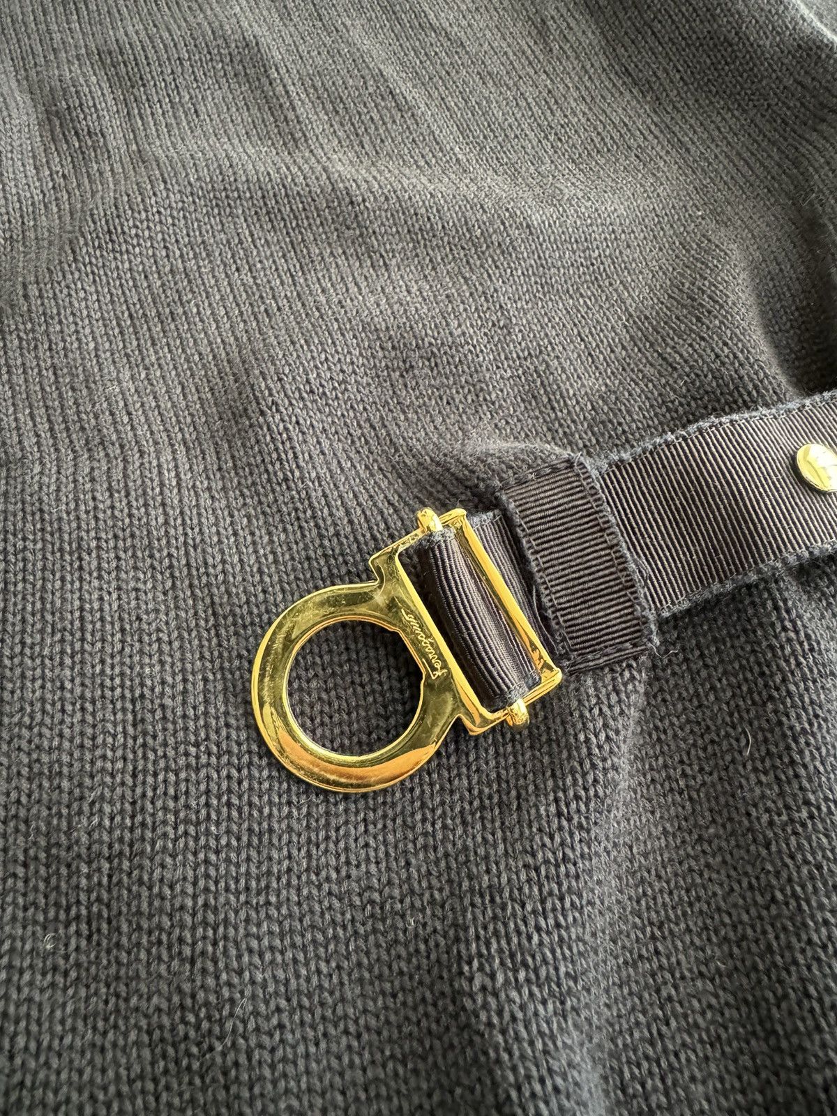 Salvatore Ferragamo Vintage🔥Salvatore Ferragamo Black Cardigan With Buckle Size S / US 4 / IT 40 - 6 Thumbnail