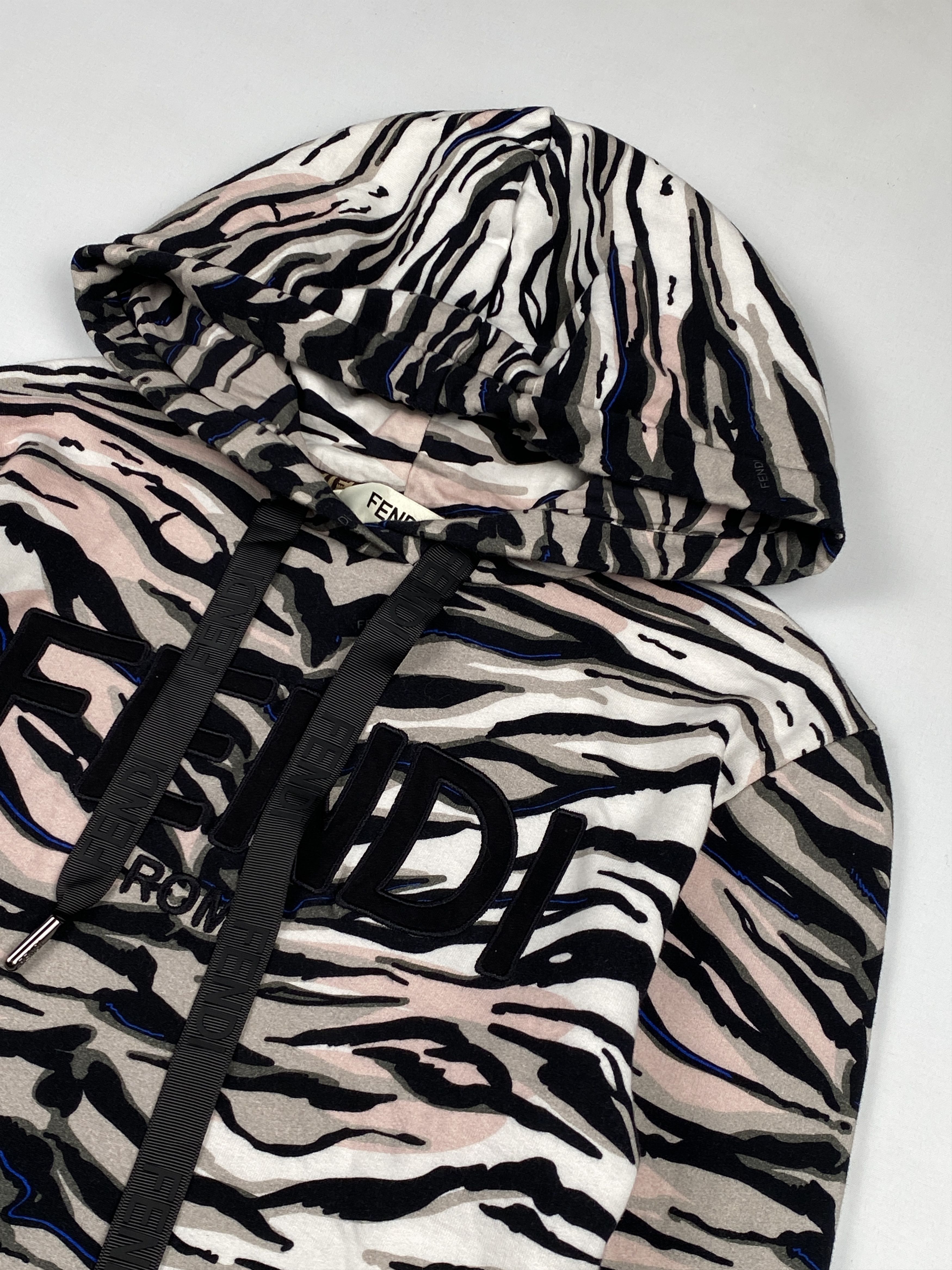 Fendi Zebra Patterned Cropped Hoodie Size XS / US 0-2 / IT 36-38 - 5 Thumbnail