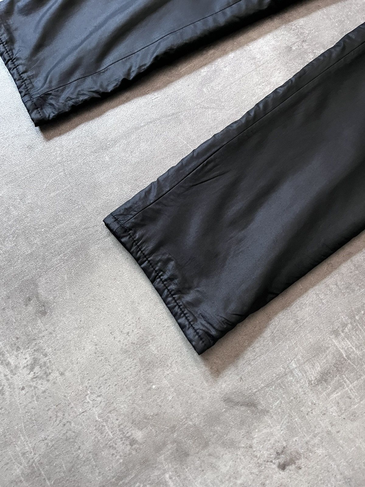 Helmut Lang Helmut Lang 1997 nylon black pants archival Size US 30 / EU 46 - 11 Thumbnail