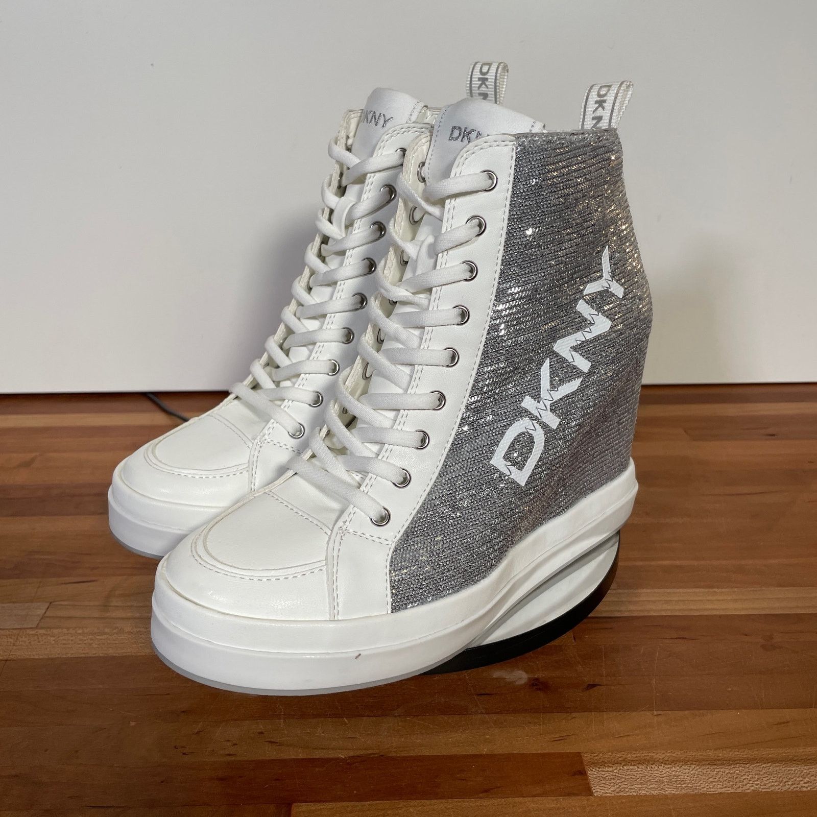 DKNY Sophie Faux Leather wedge Sneakers White silver