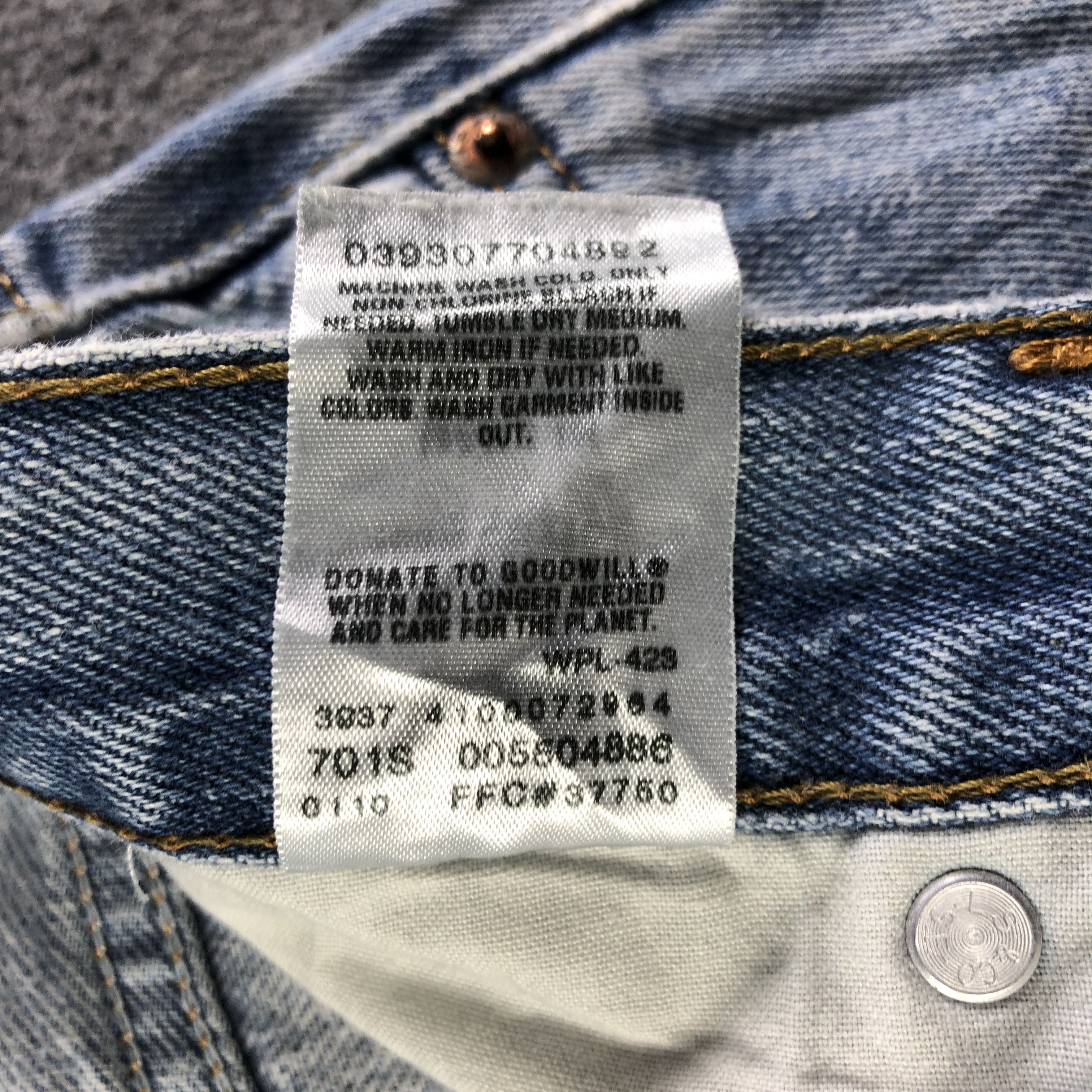 Levi's Vintage Levis 550 Jeans-J3192 Size US 37 - 14 Thumbnail