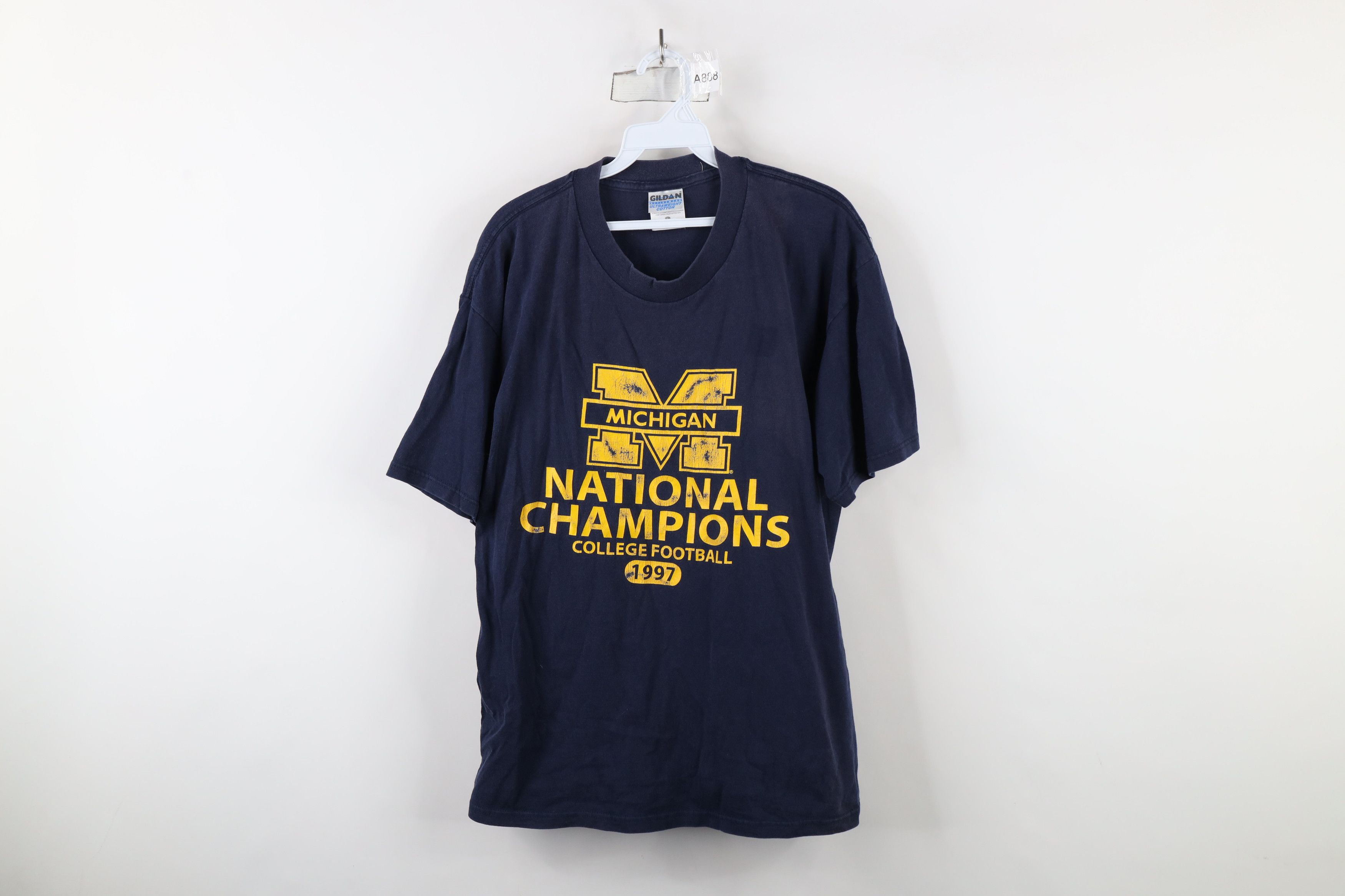 Vintage Vintage Champs University of Michigan Football T-Shirt Size US L / EU 52-54 / 3 - 1 Thumbnail