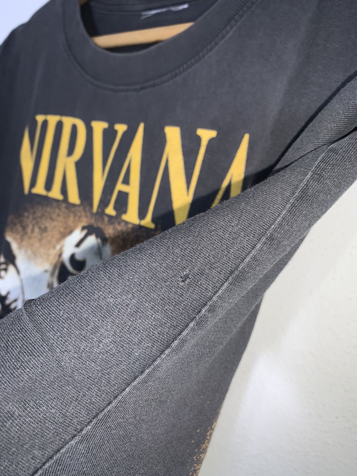Band Tees Vintage DISTRESSED NIRVANA T-shirt Size US L / EU 52-54 / 3 - 7 Thumbnail
