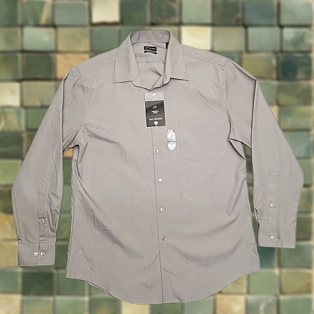 Van Heusen Van Heusen Shirt Mens LT Gray Fitted Tapered Waist Wrinkle Resistant Casual Button-Up Short Sleeve Collared 16 Size US L / EU 52-54 / 3 - 1 Thumbnail