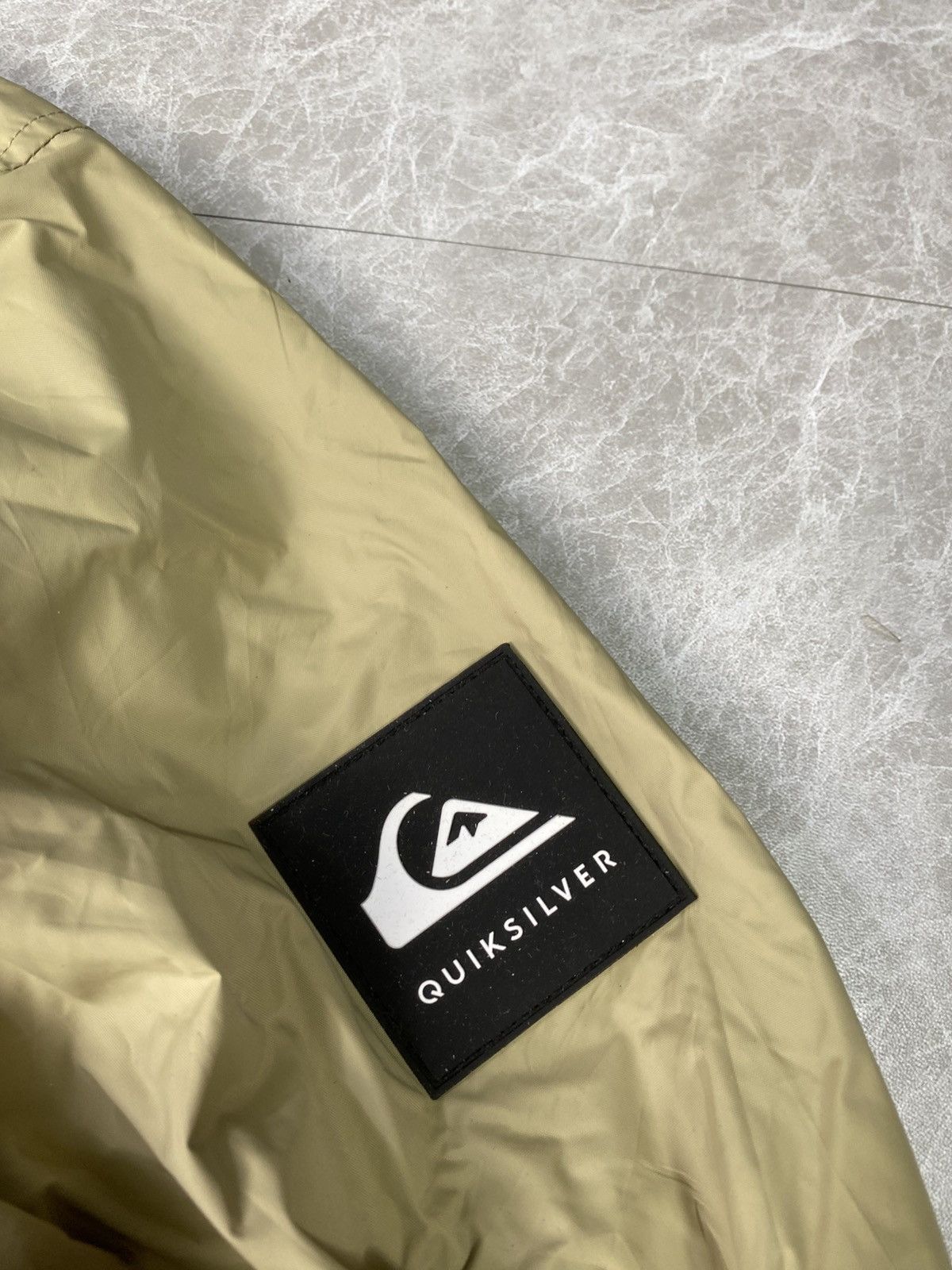 Quiksilver Quiksilver sweater size m pit 19 Size US M / EU 48-50 / 2 - 2 Thumbnail