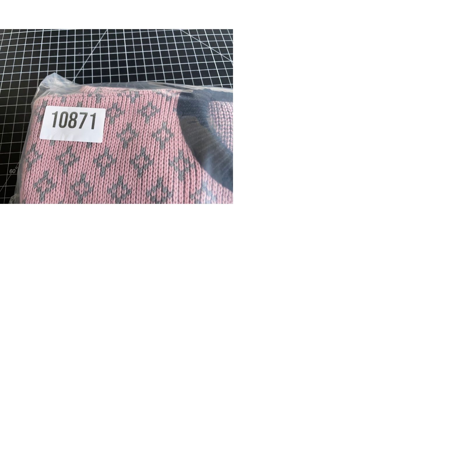 Pinko VINTAGE 80s Flower Motif Sweater Women Medium Pink Boxy Knit Crew Neck Pullover Floral Geometric Knit Cottage Style Regular Mens Women Girls? Size M / US 6-8 / IT 42-44 - 9 Thumbnail