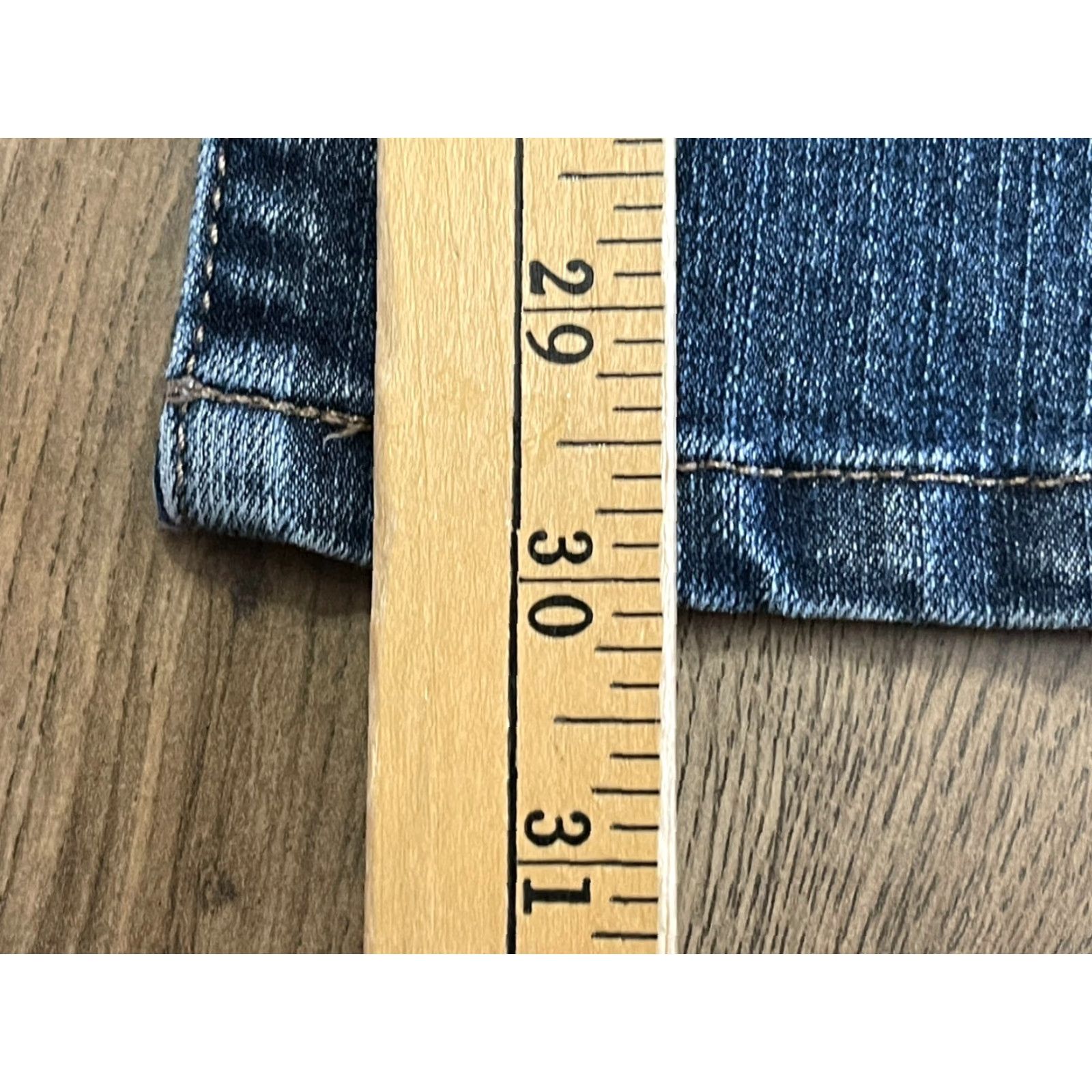 Vintage Bandolino Jeans Women Regular Size 12 Blue Denim Straight Leg Pockets Vintage? No. Size 34" / US 12 / IT 48 - 5 Thumbnail