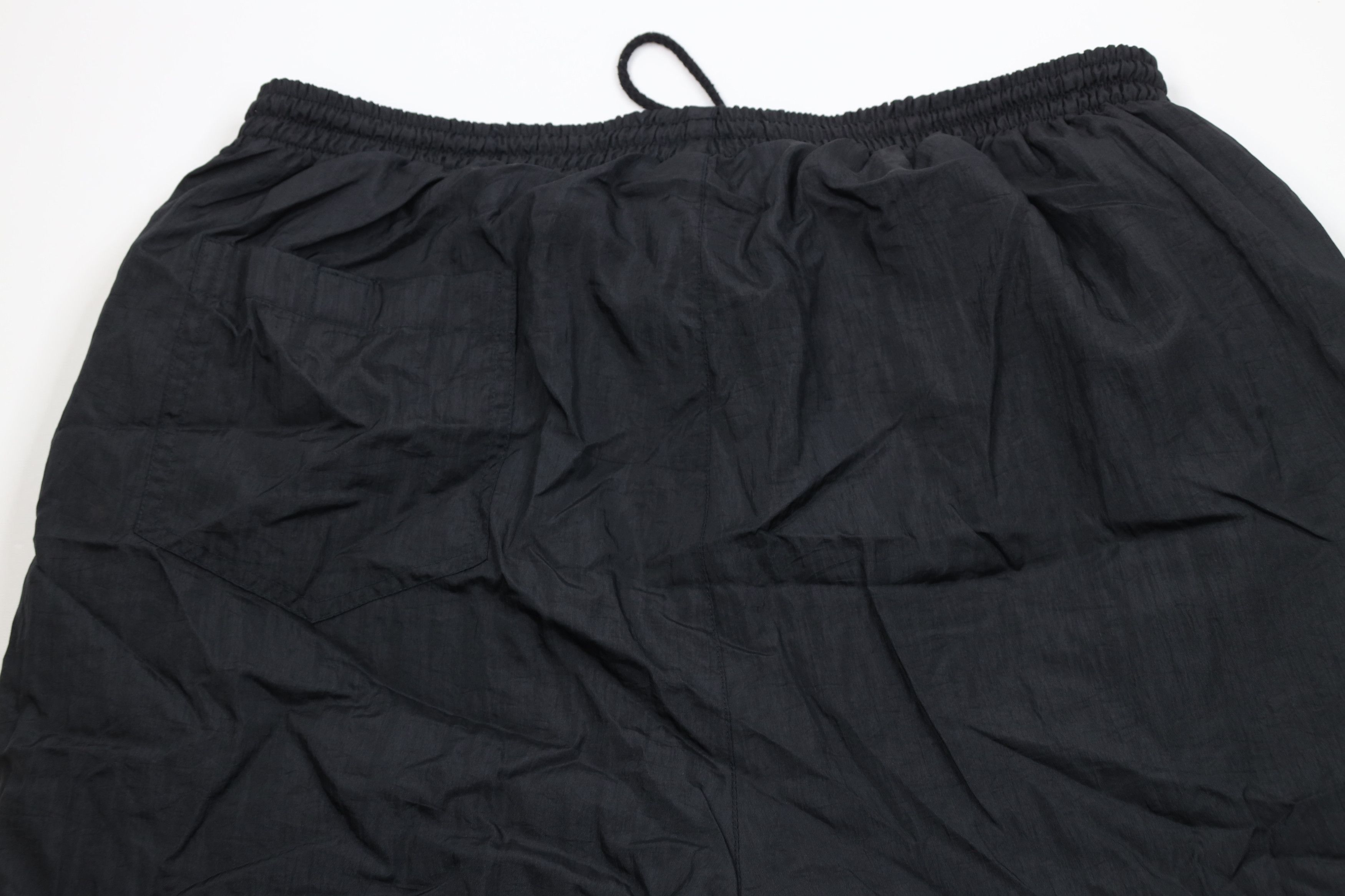 Vintage Vintage 90s Streetwear Wide Leg Windbreaker Pants Black Size US 38 / EU 54 - 12 Thumbnail