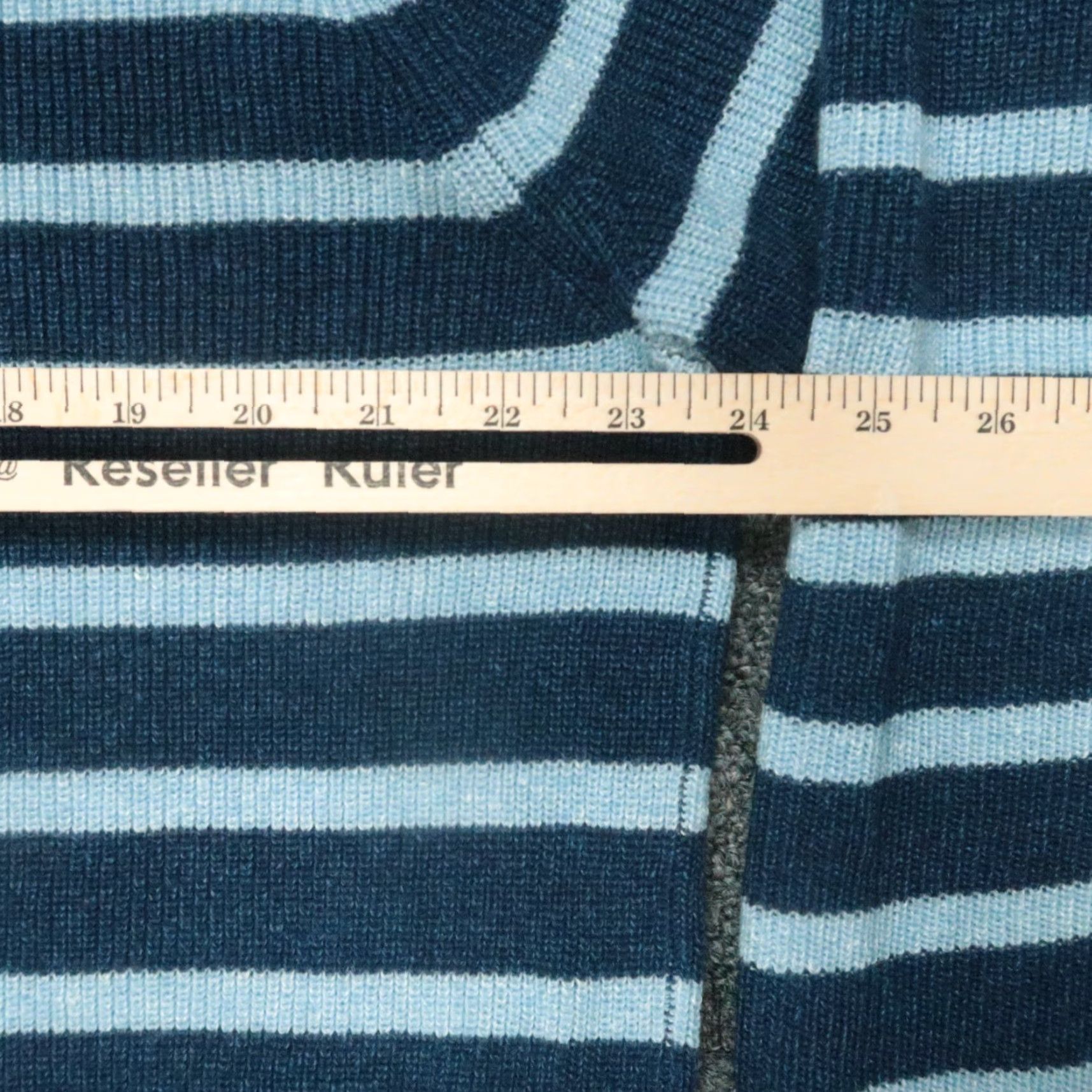 Peter Millar **Peter Millar Men's XL Blue Linen Wool Striped Crewneck Sweater** User: Peter Millar Men's XL Blue Linen Wool Striped Crewneck Sweater Size US XL / EU 56 / 4 - 5 Thumbnail