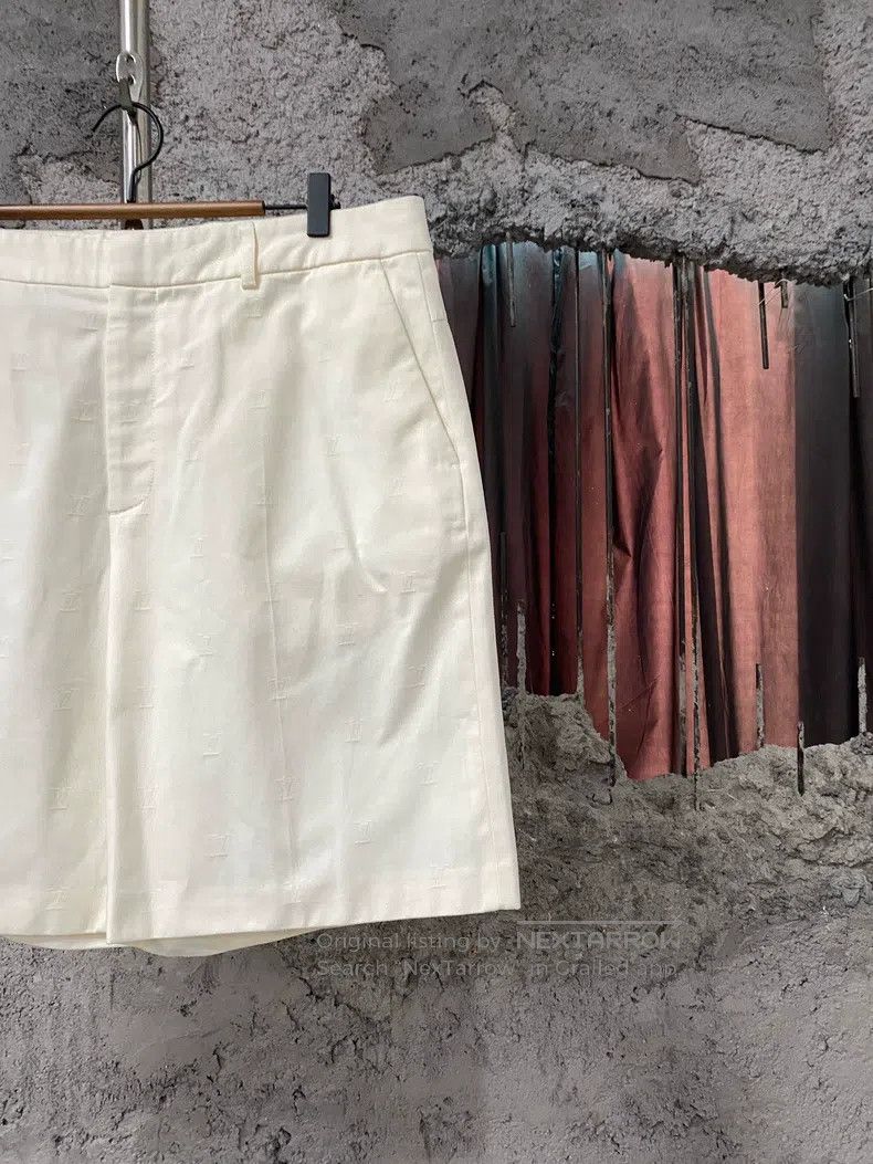 Louis Vuitton Louis Vuitton size US 52 shorts Size US 36 / EU 52 - 4 Thumbnail