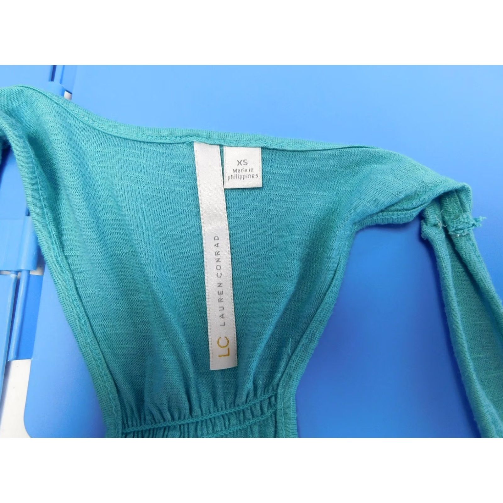 Vintage LC Lauren Conrad Tank XS Turquoise Racerback Sleeveless Ruffle Bateau? (Note: original title lacks bateau; cannot add) Size XS / US 0-2 / IT 36-38 - 4 Thumbnail