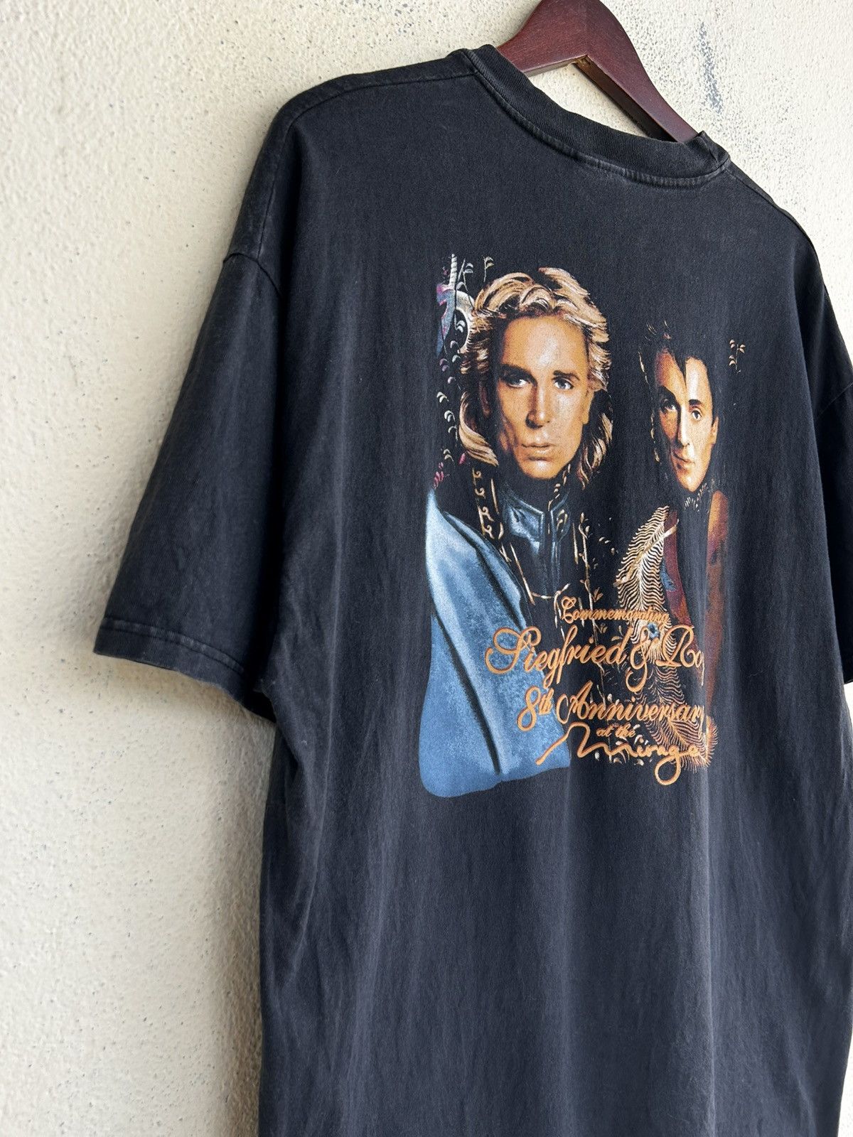 Hanes Vintage Commemorating Siegfried & Roy’s 8th Anniversary Size US XL / EU 56 / 4 - 5 Thumbnail