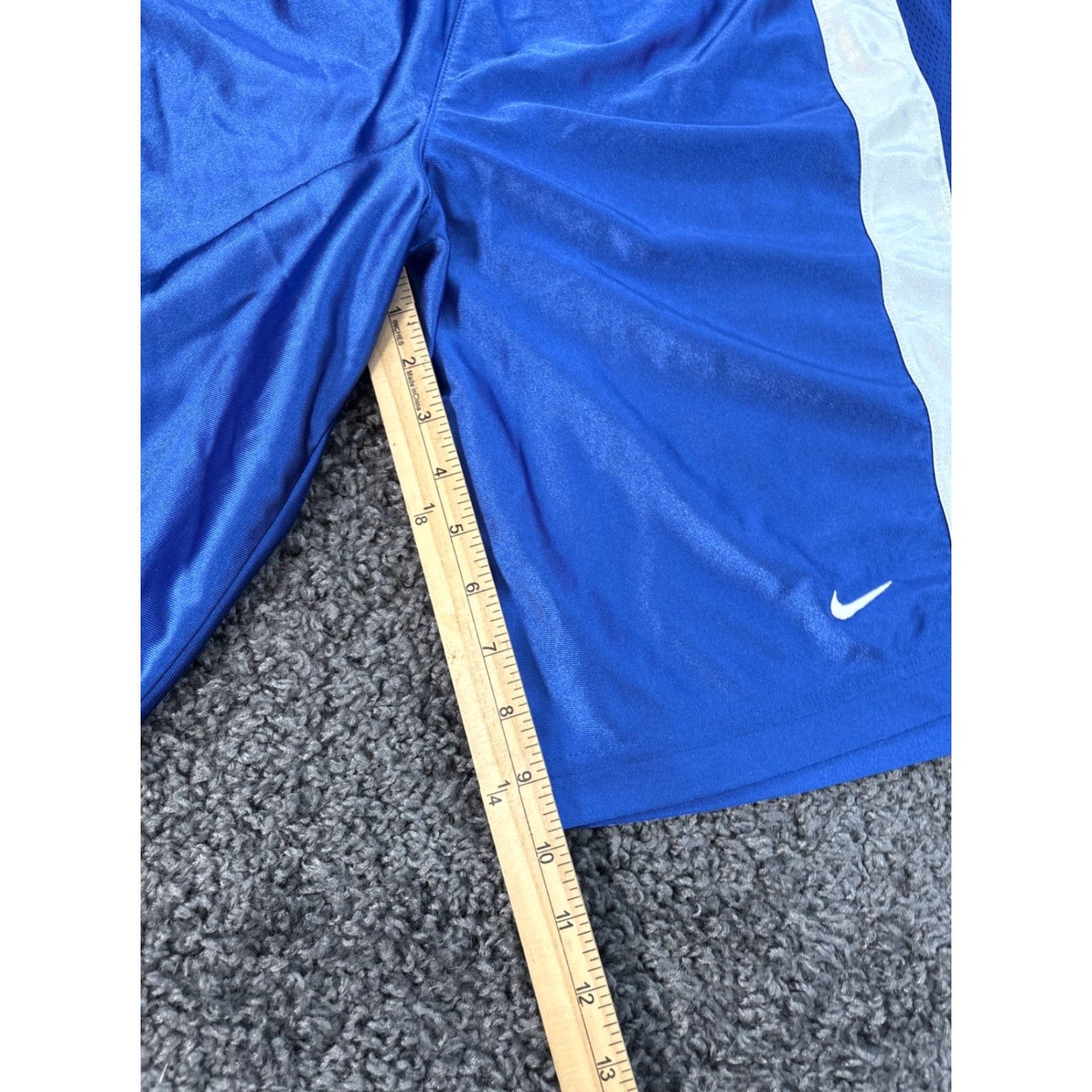 Nike VINTAGE Nike Shorts Mens XL Blue Dazzle Warm Up MMA Striped Basketball Y2K Mens Size US 36 / EU 52 - 4 Thumbnail